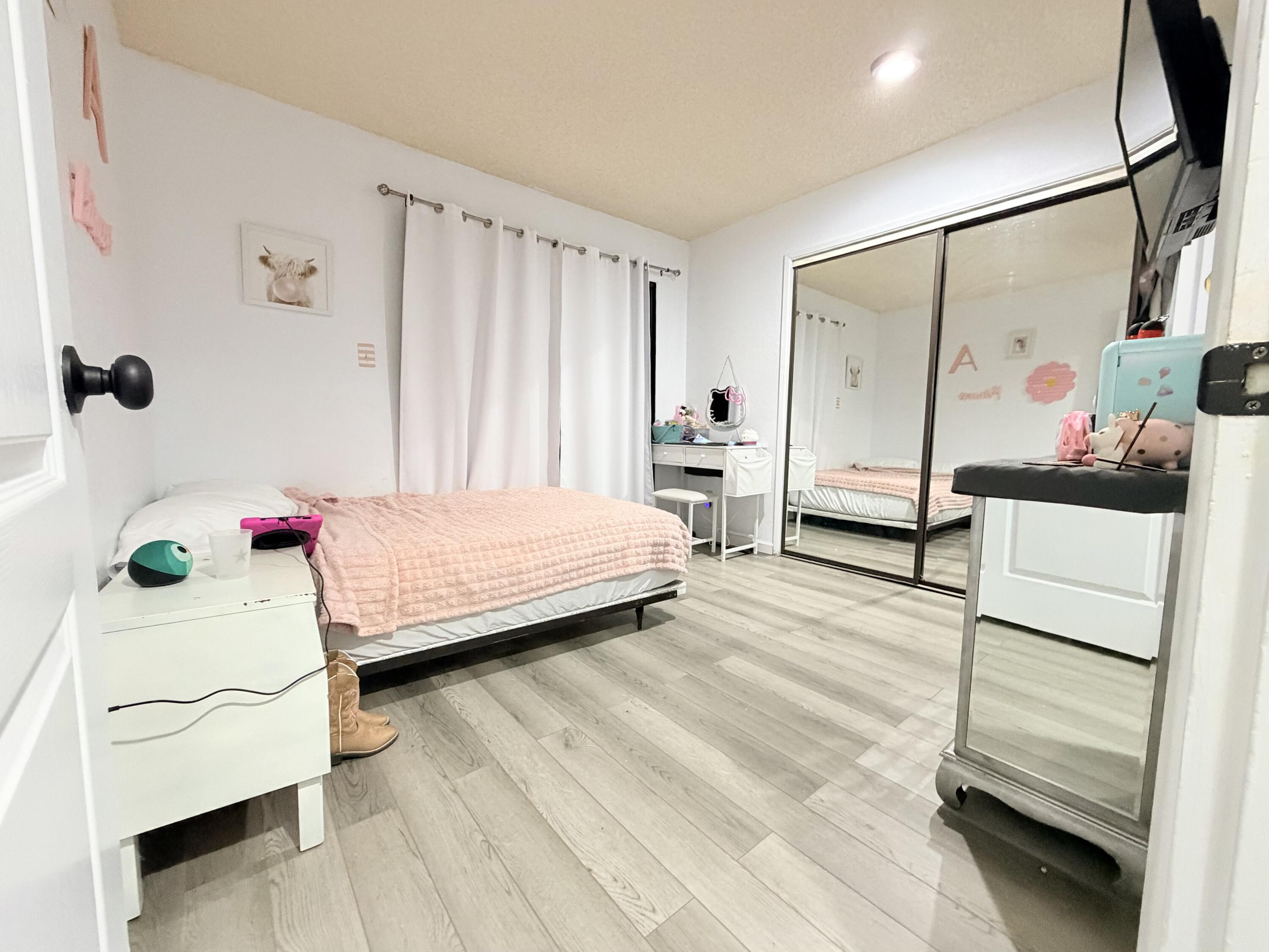 1112 W Bel Aire, Porterville, CA 93257