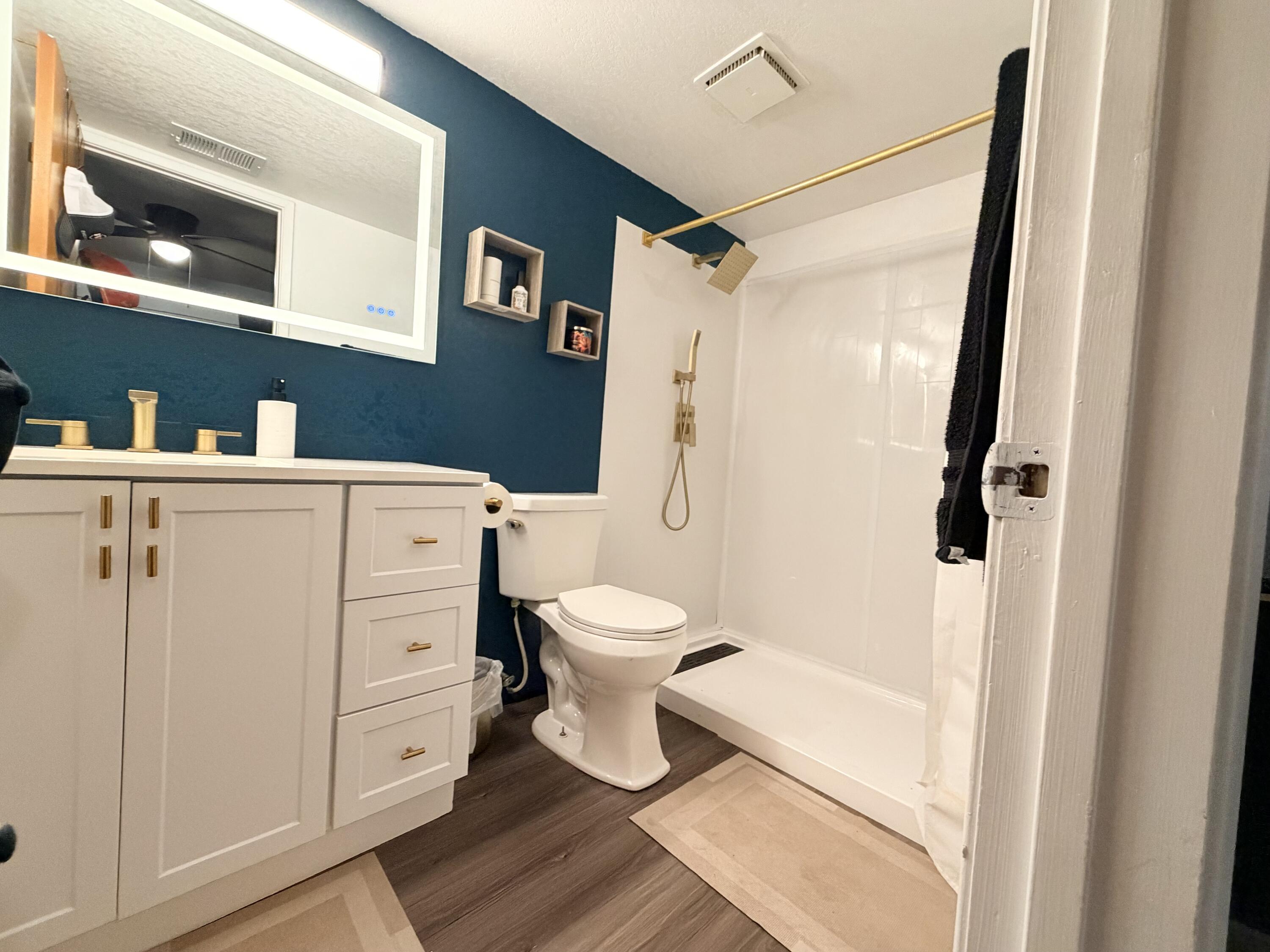 1112 W Bel Aire, Porterville, CA 93257