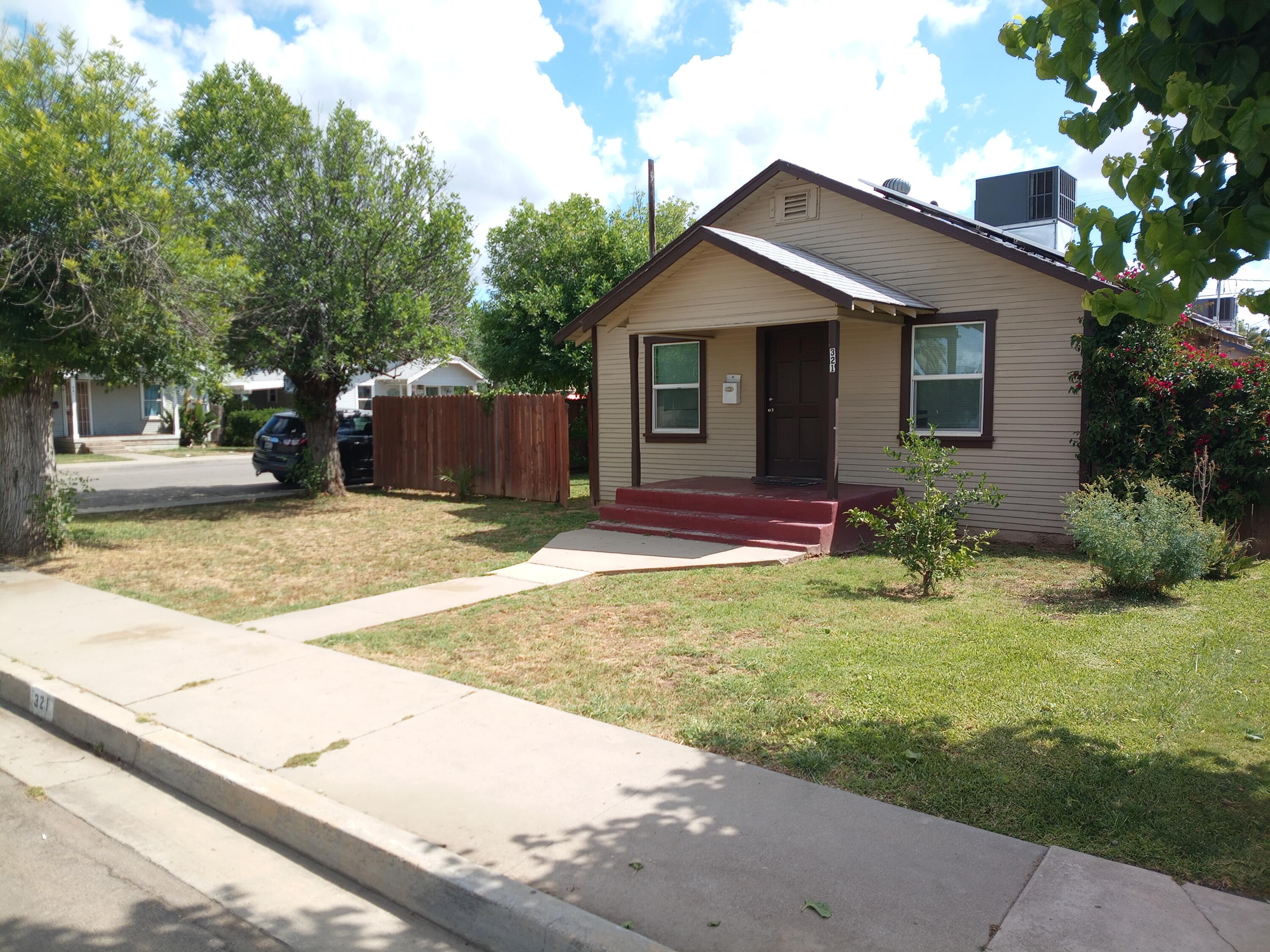 321 N Orange Ave, Exeter, CA 93221
