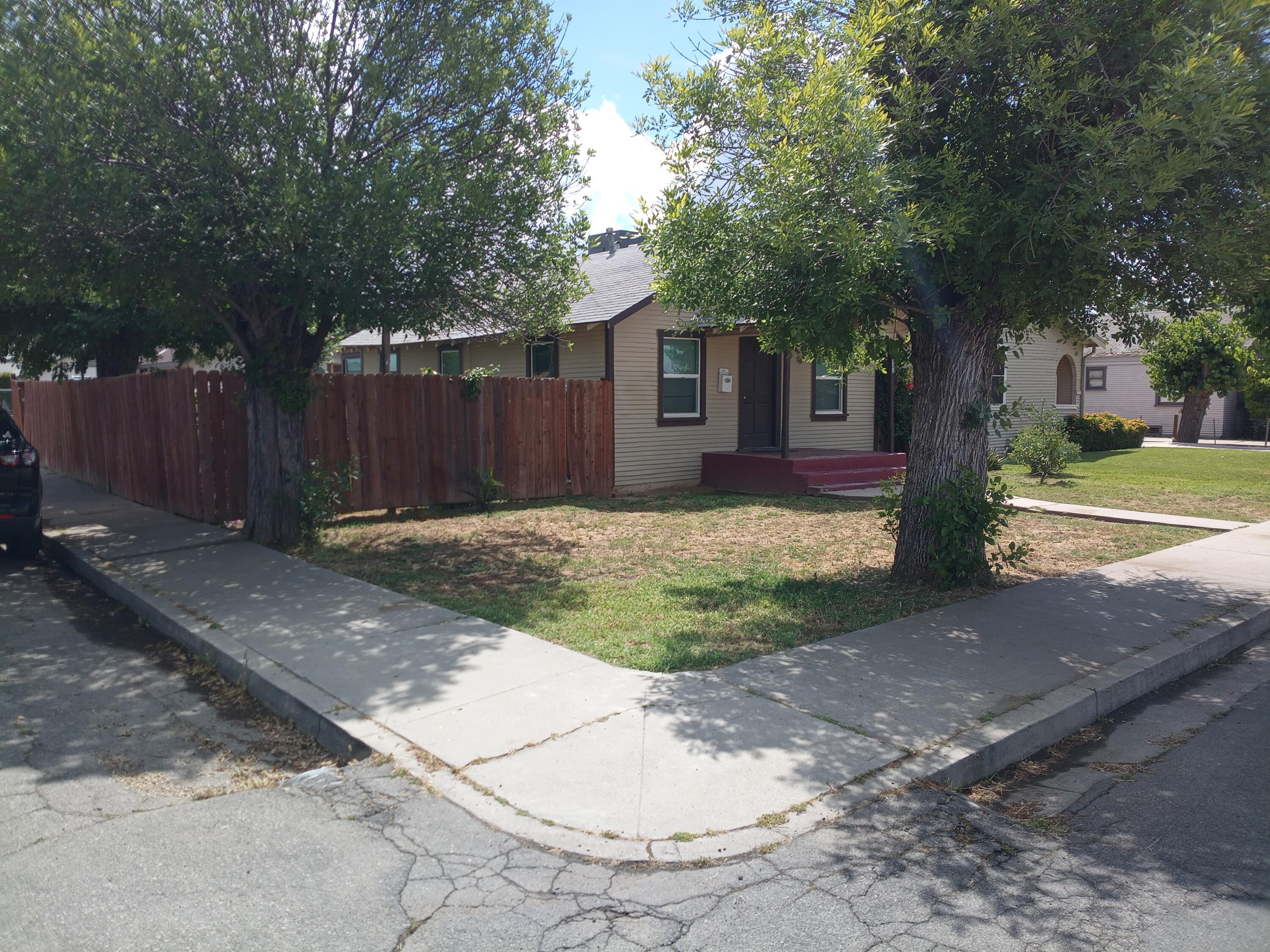 321 N Orange Ave, Exeter, CA 93221