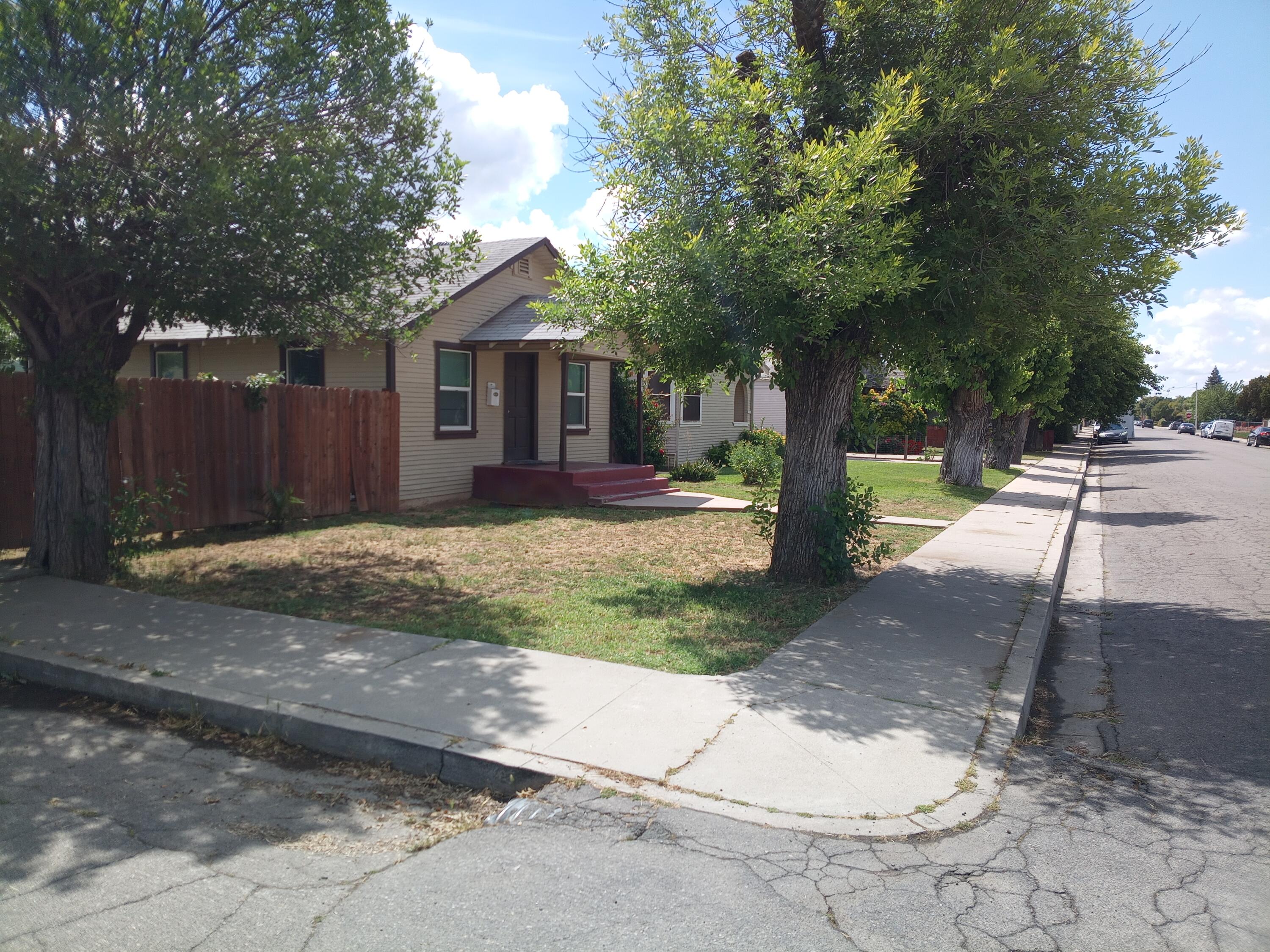 321 N Orange Ave, Exeter, CA 93221