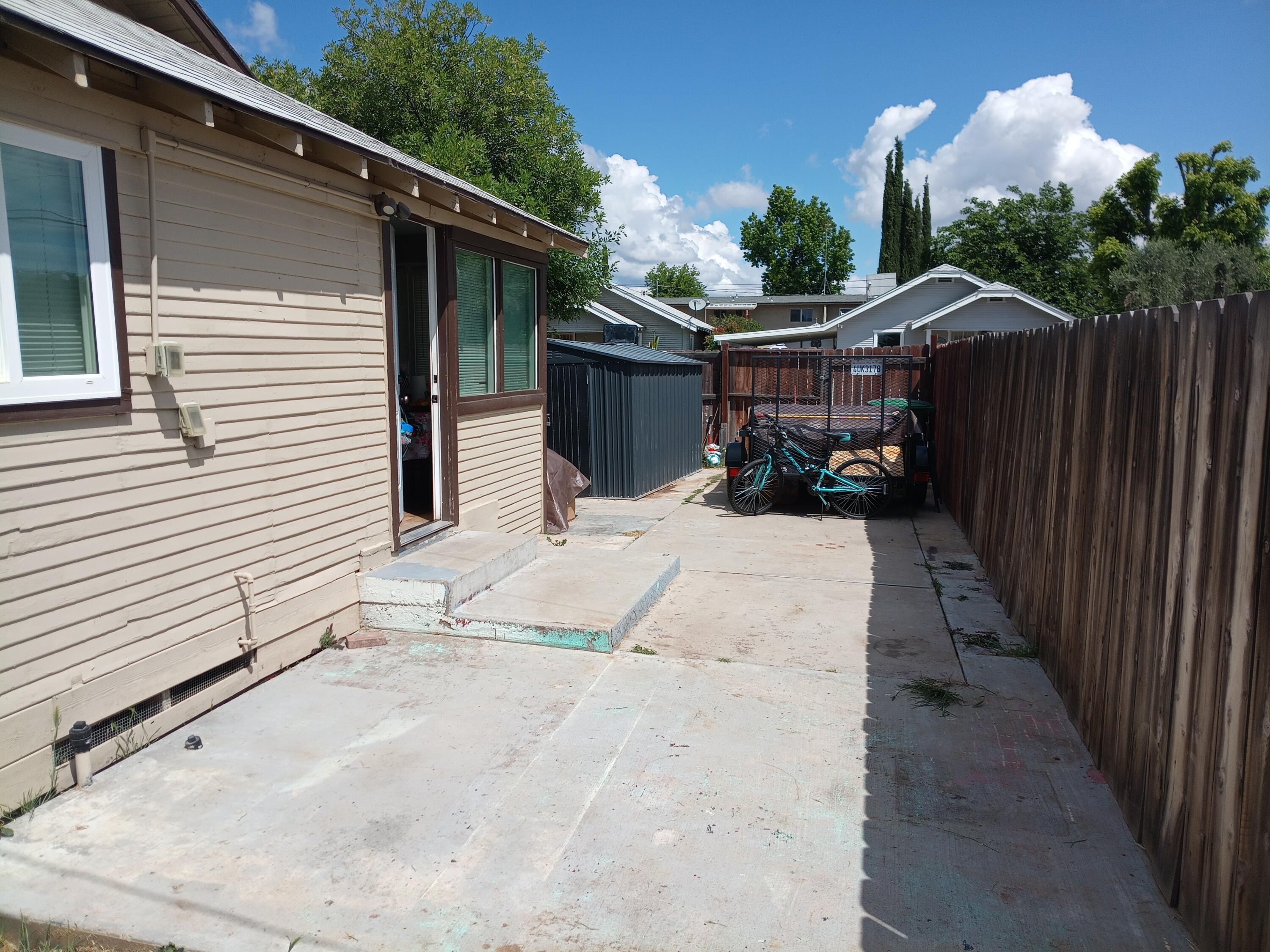 321 N Orange Ave, Exeter, CA 93221