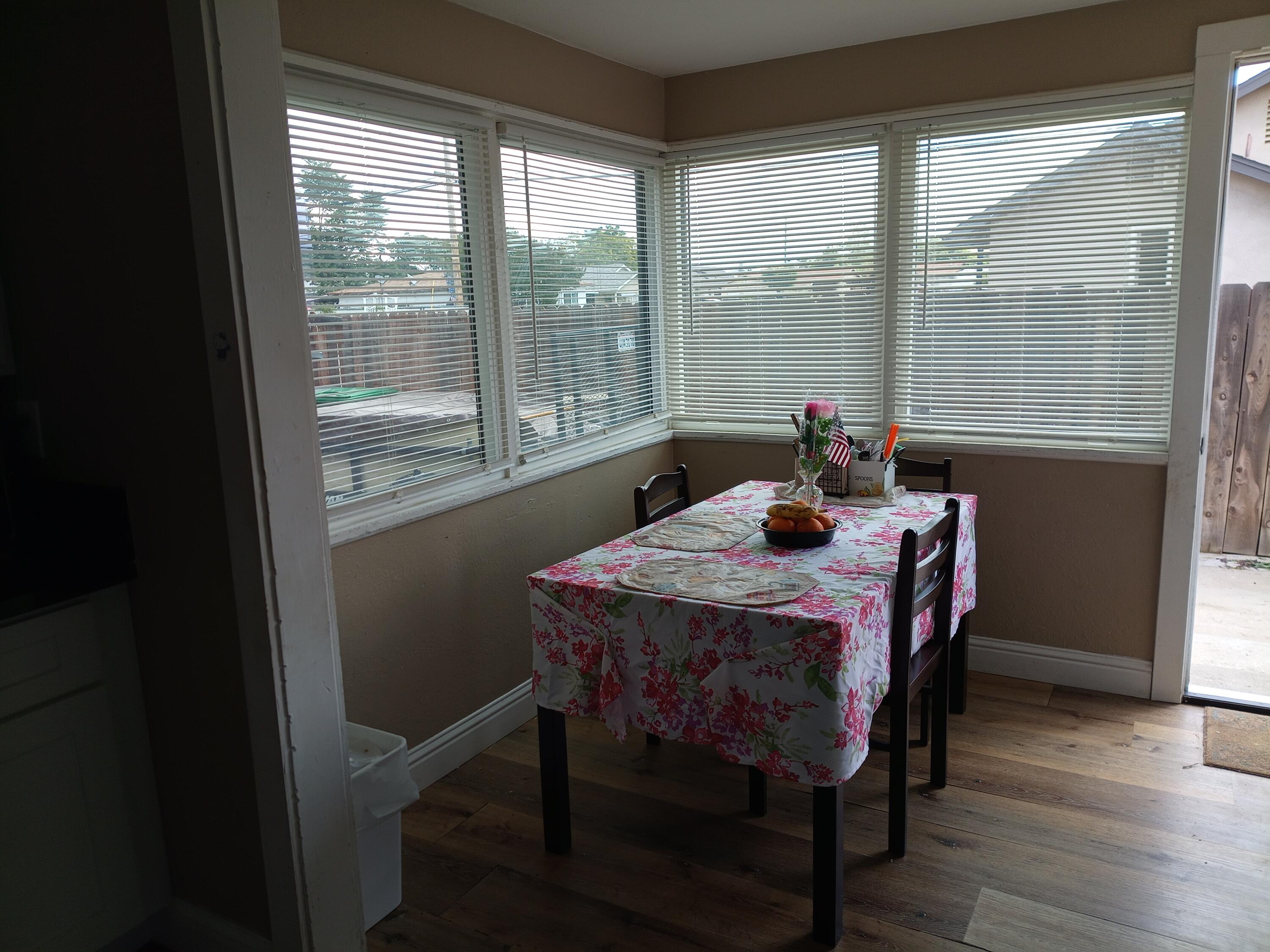 321 N Orange Ave, Exeter, CA 93221