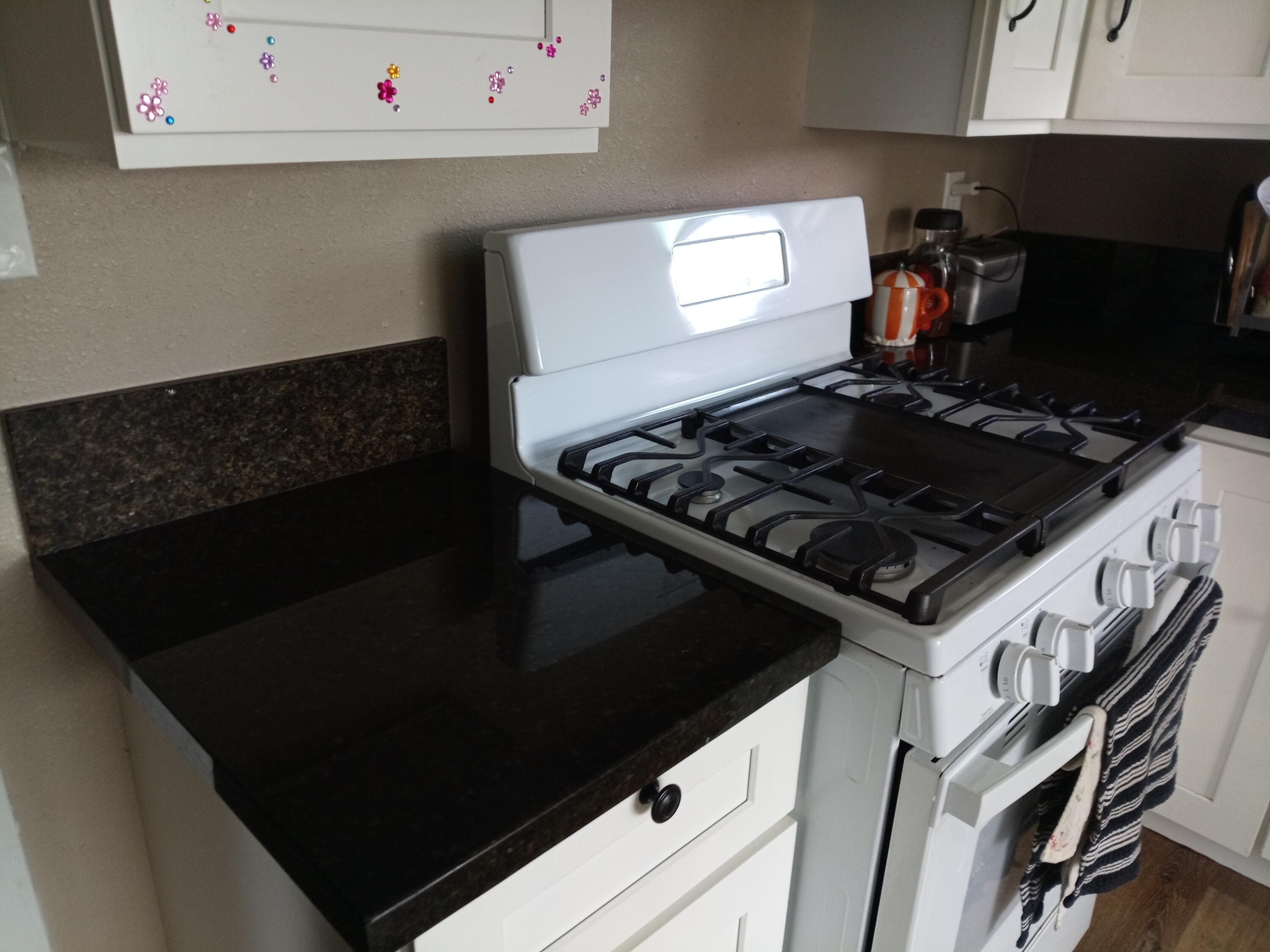 321 N Orange Ave, Exeter, CA 93221