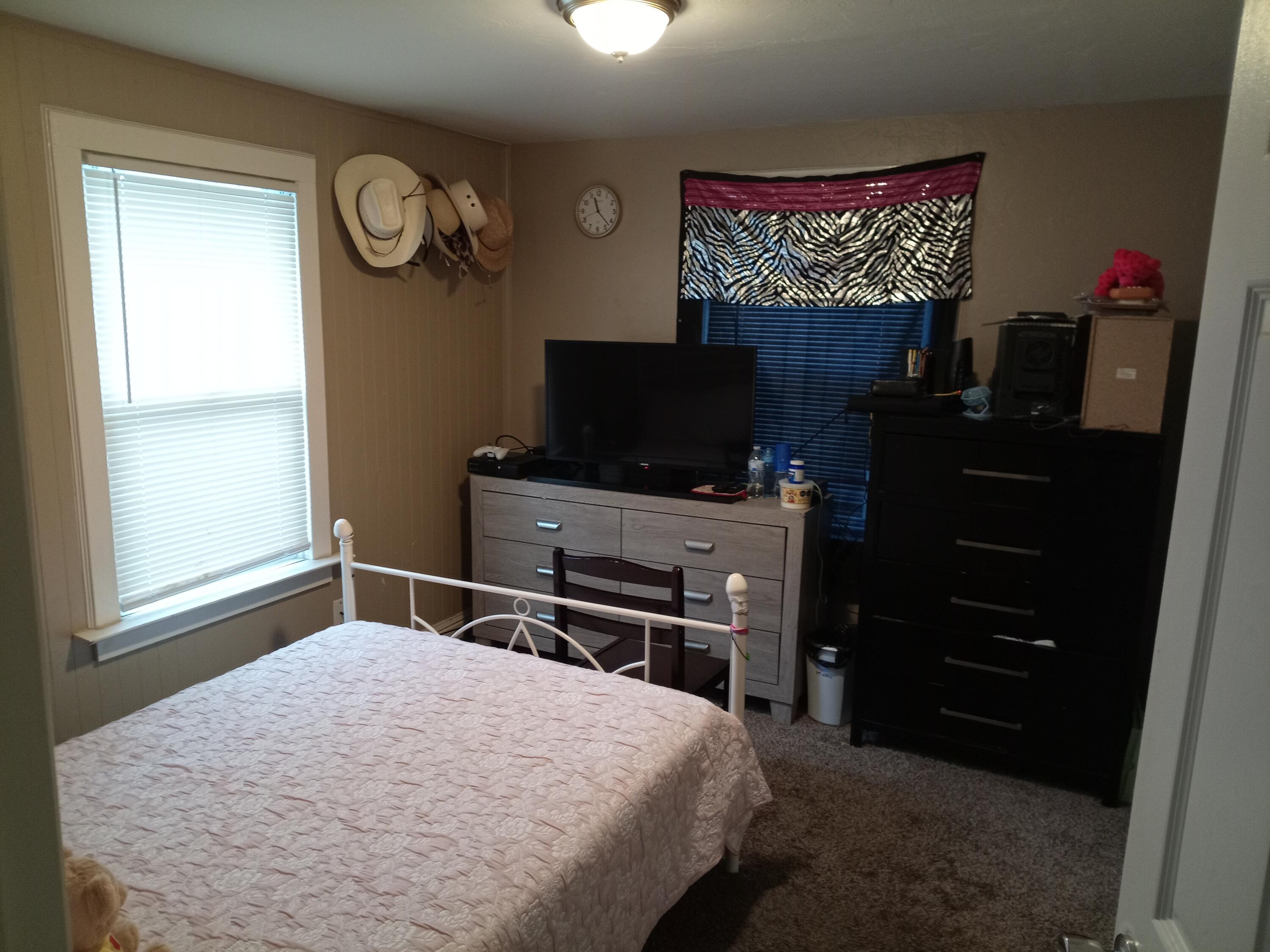 321 N Orange Ave, Exeter, CA 93221