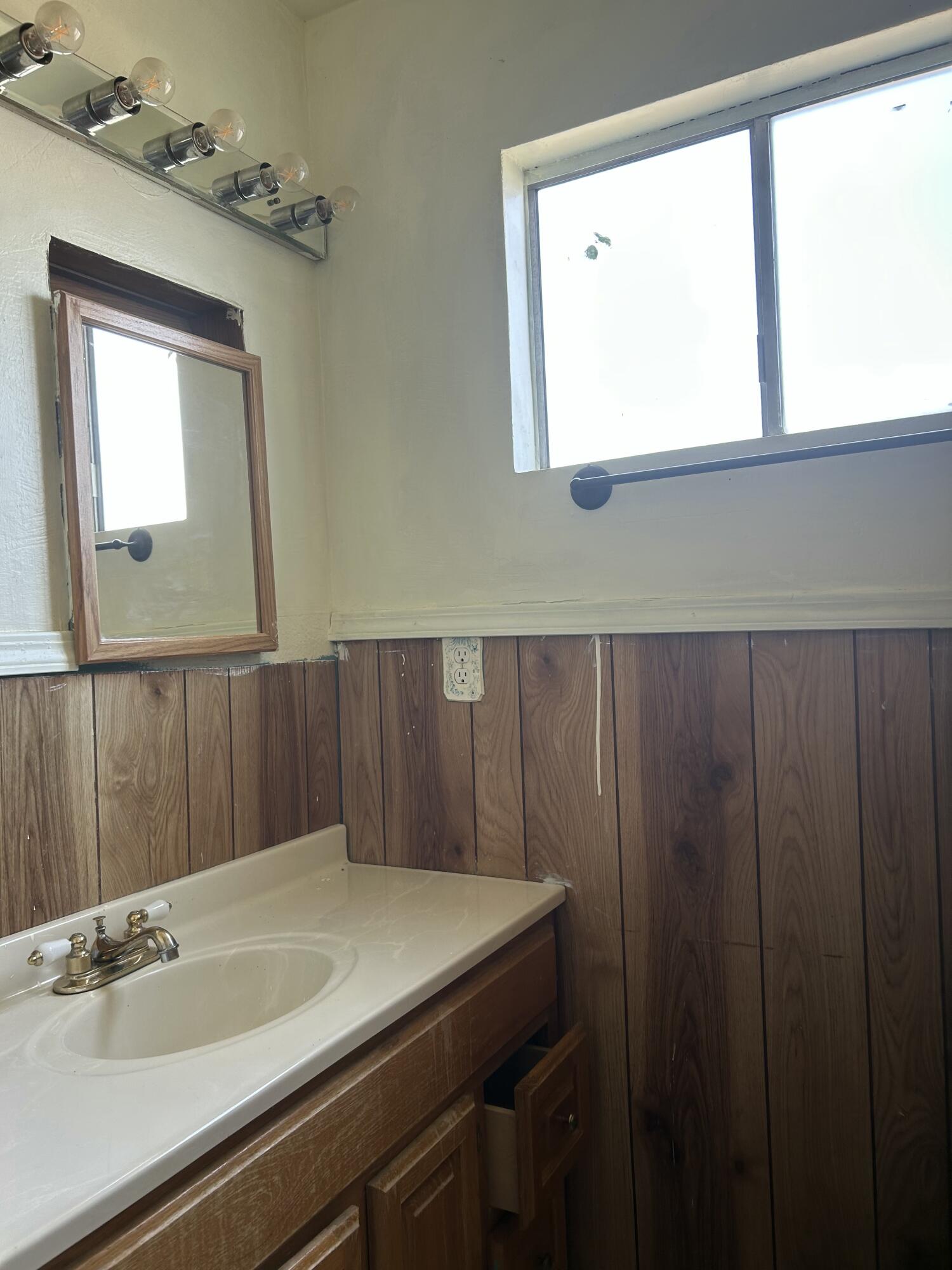 5610 Rd 234, Ducor, CA 93218