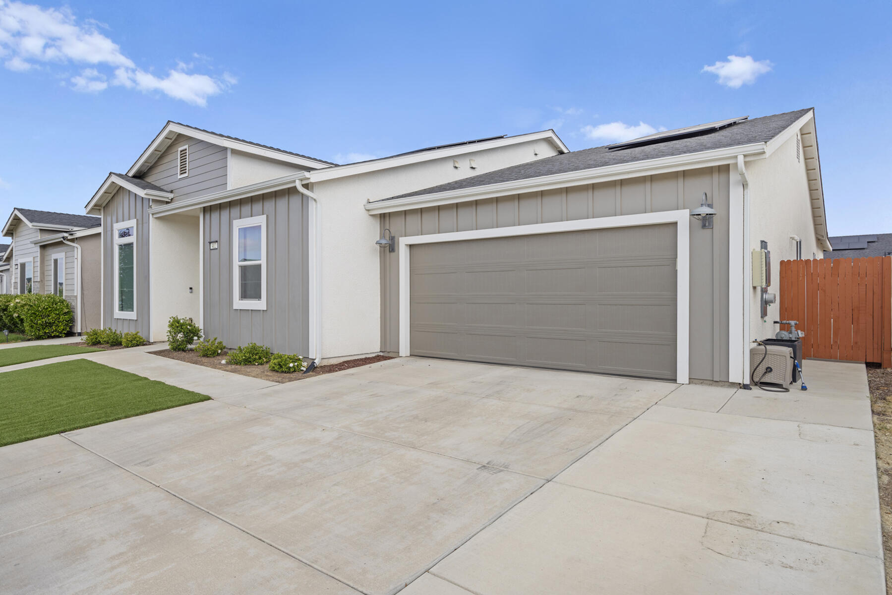 412 E Newton Ave, Visalia, CA 93291