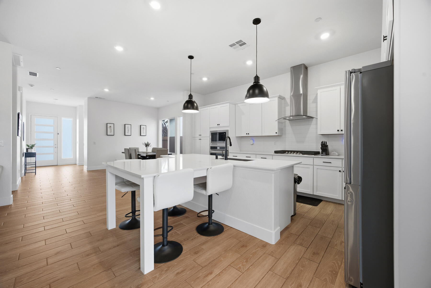 412 E Newton Ave, Visalia, CA 93291