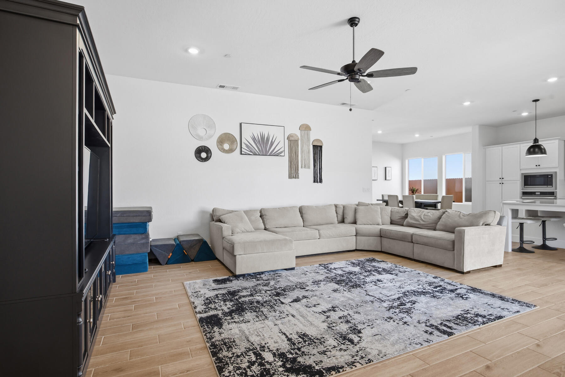 412 E Newton Ave, Visalia, CA 93291