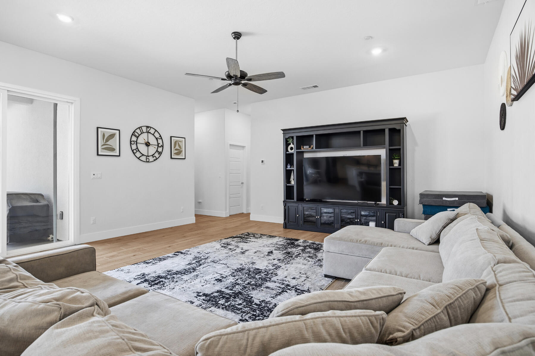 412 E Newton Ave, Visalia, CA 93291