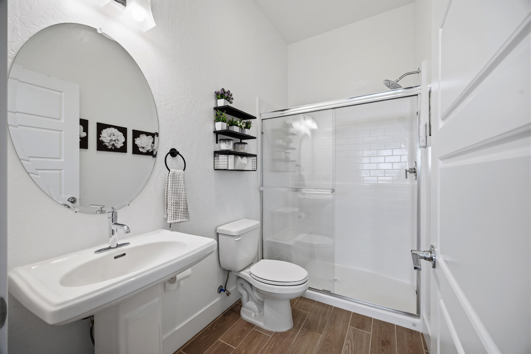 412 E Newton Ave, Visalia, CA 93291