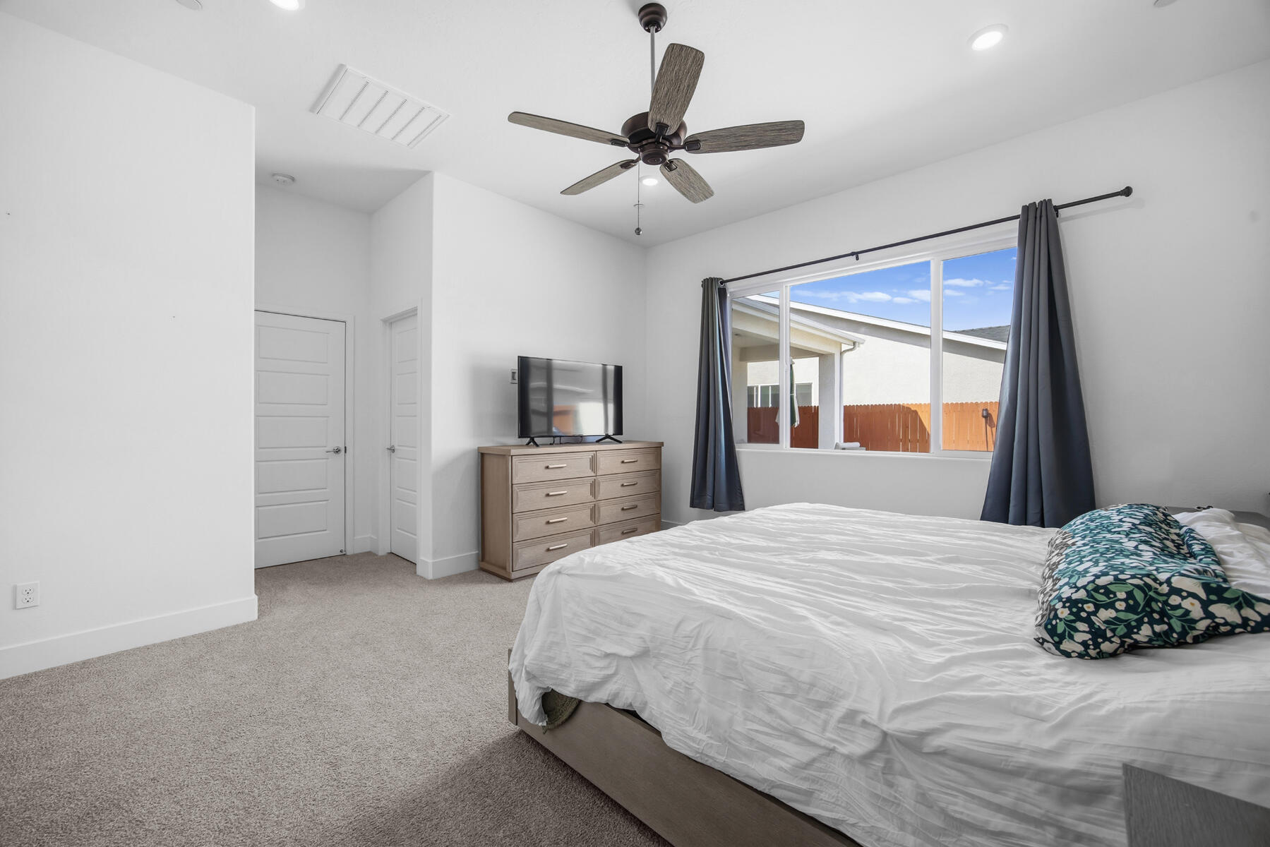 412 E Newton Ave, Visalia, CA 93291