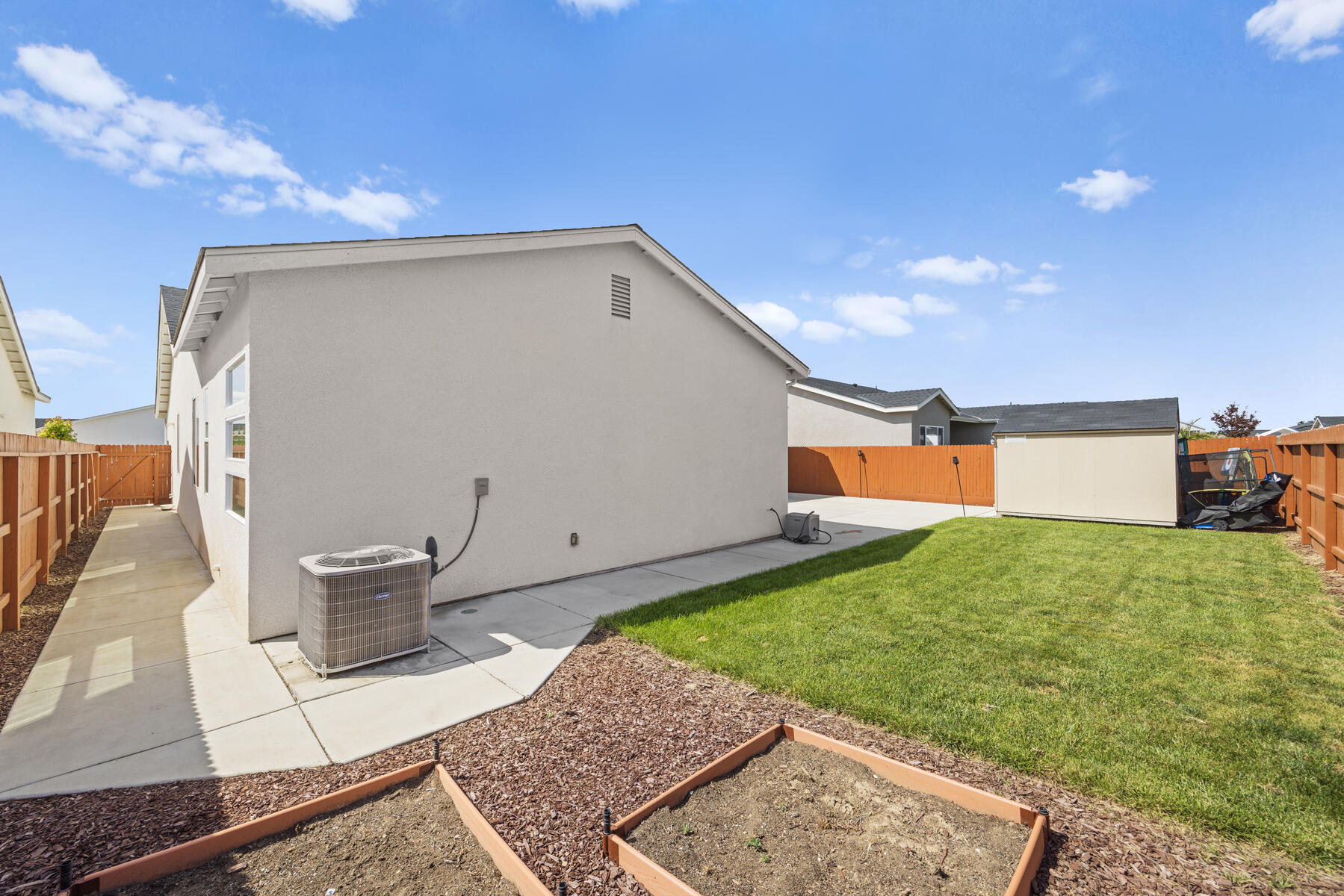 412 E Newton Ave, Visalia, CA 93291