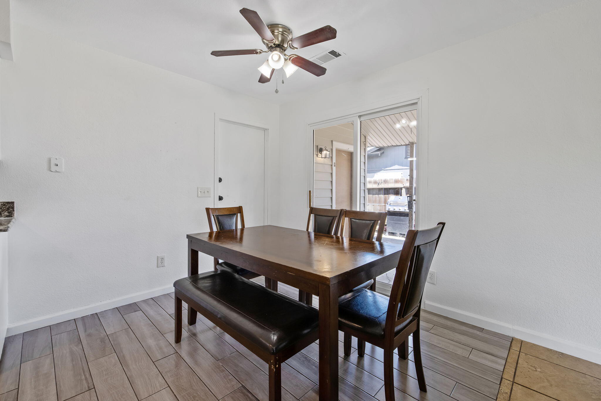 14291 Rosemary Cir, Armona, CA 93202