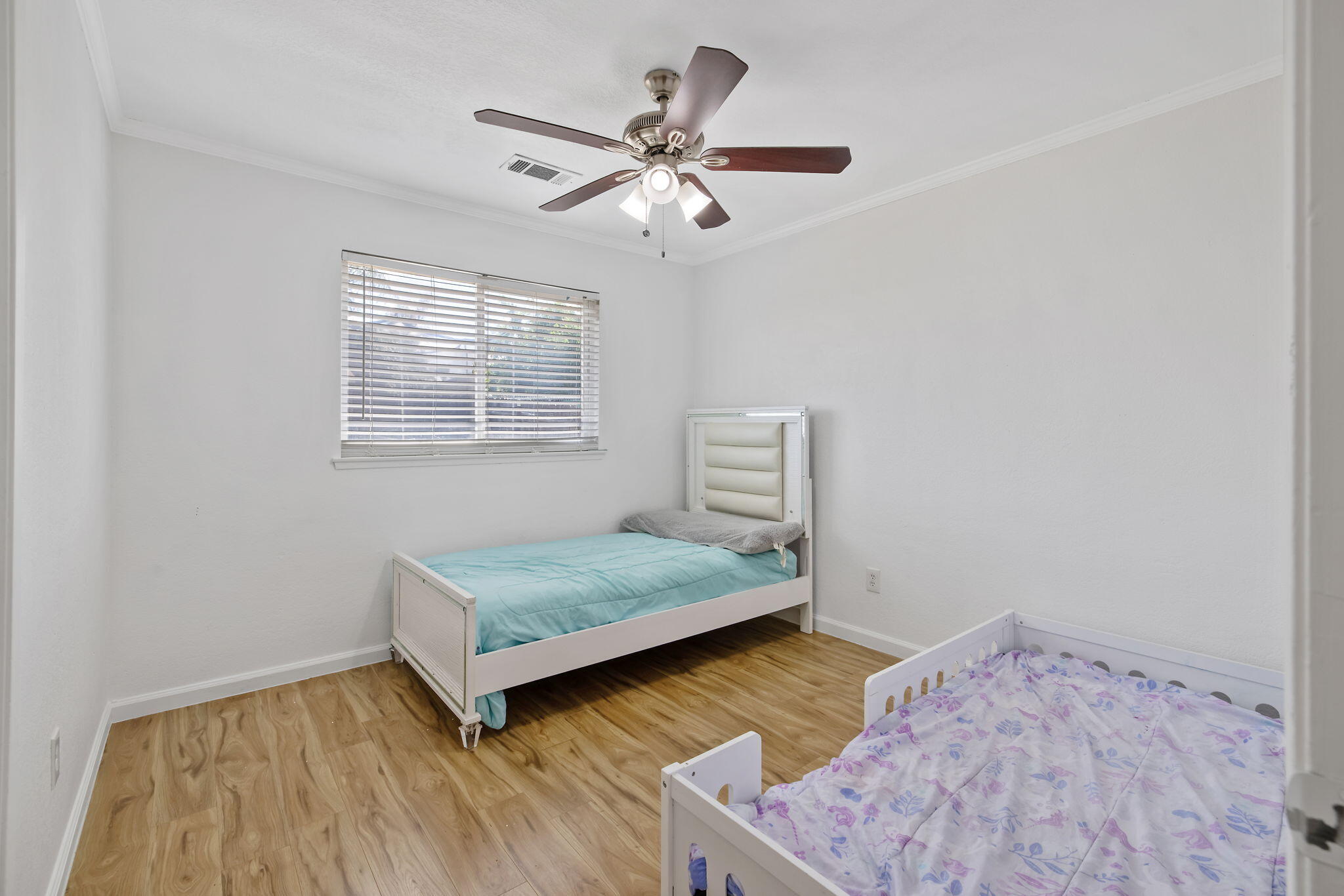 14291 Rosemary Cir, Armona, CA 93202