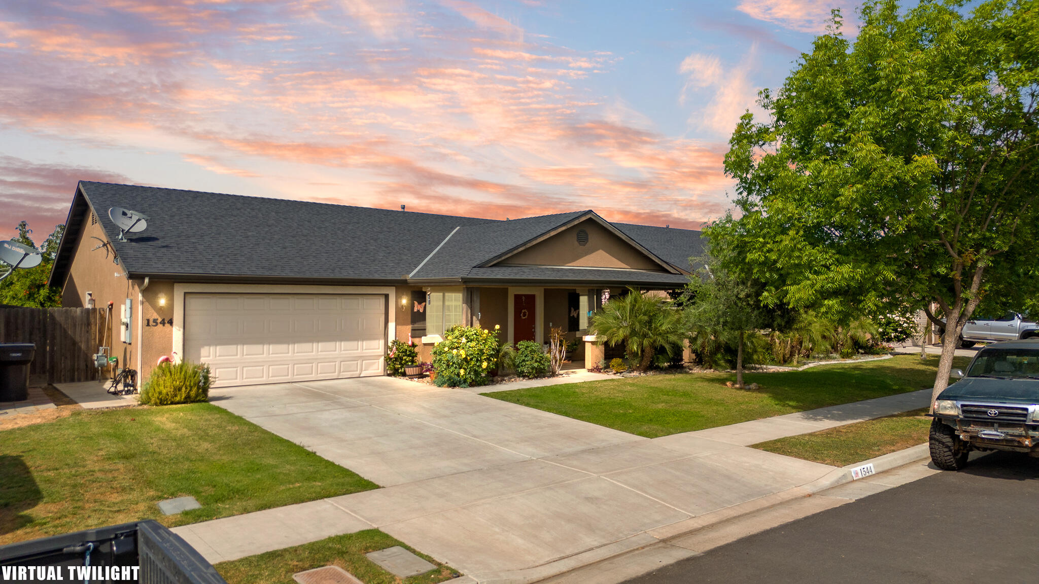 1544 Santa Cruz Ave, Tulare, CA 93274