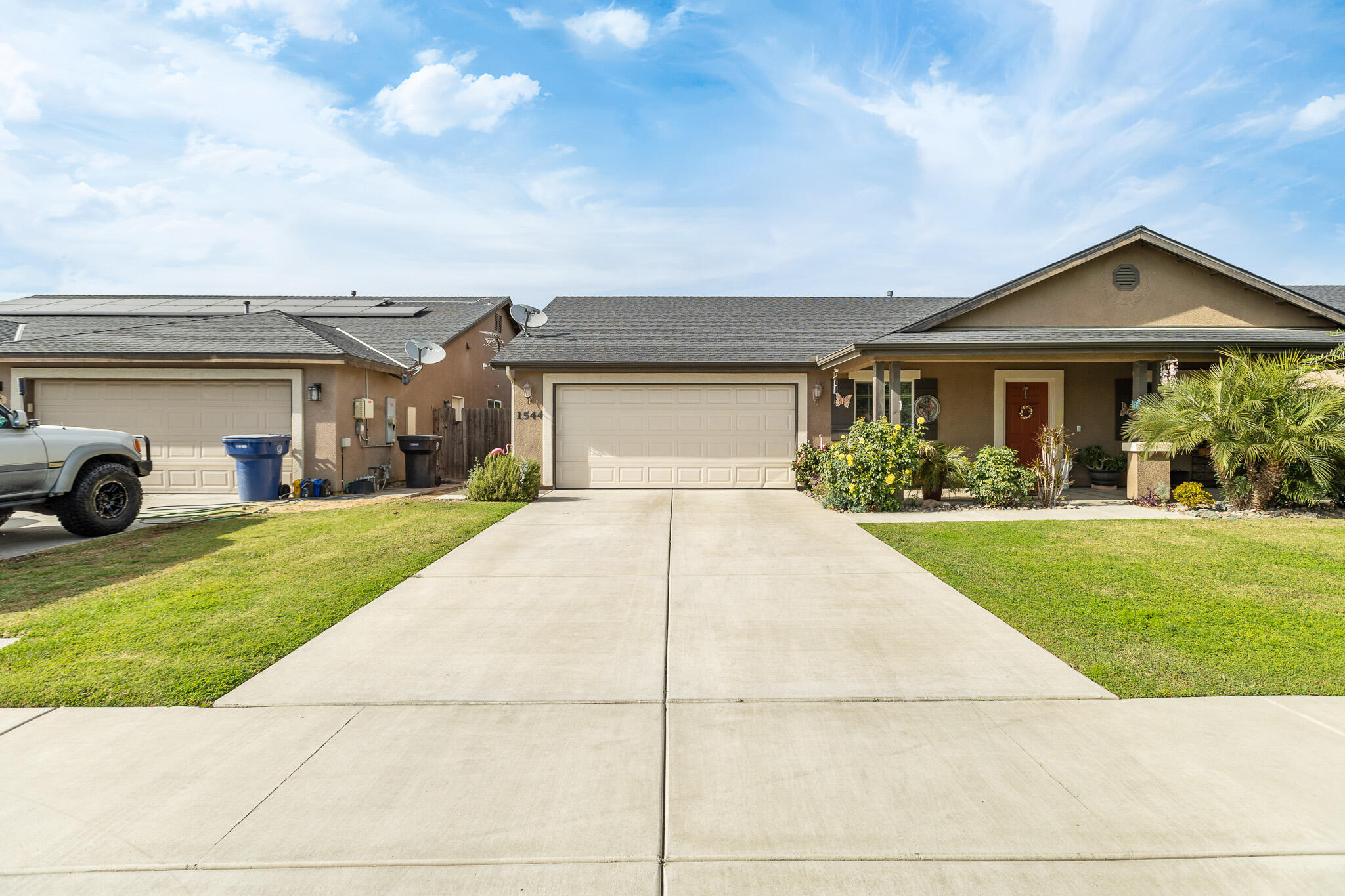 1544 Santa Cruz Ave, Tulare, CA 93274