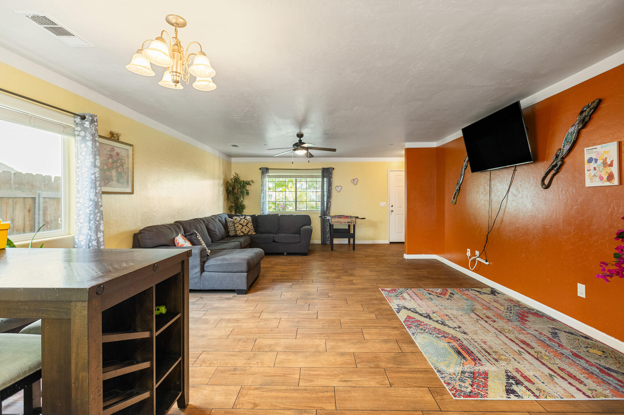 1544 Santa Cruz Ave, Tulare, CA 93274