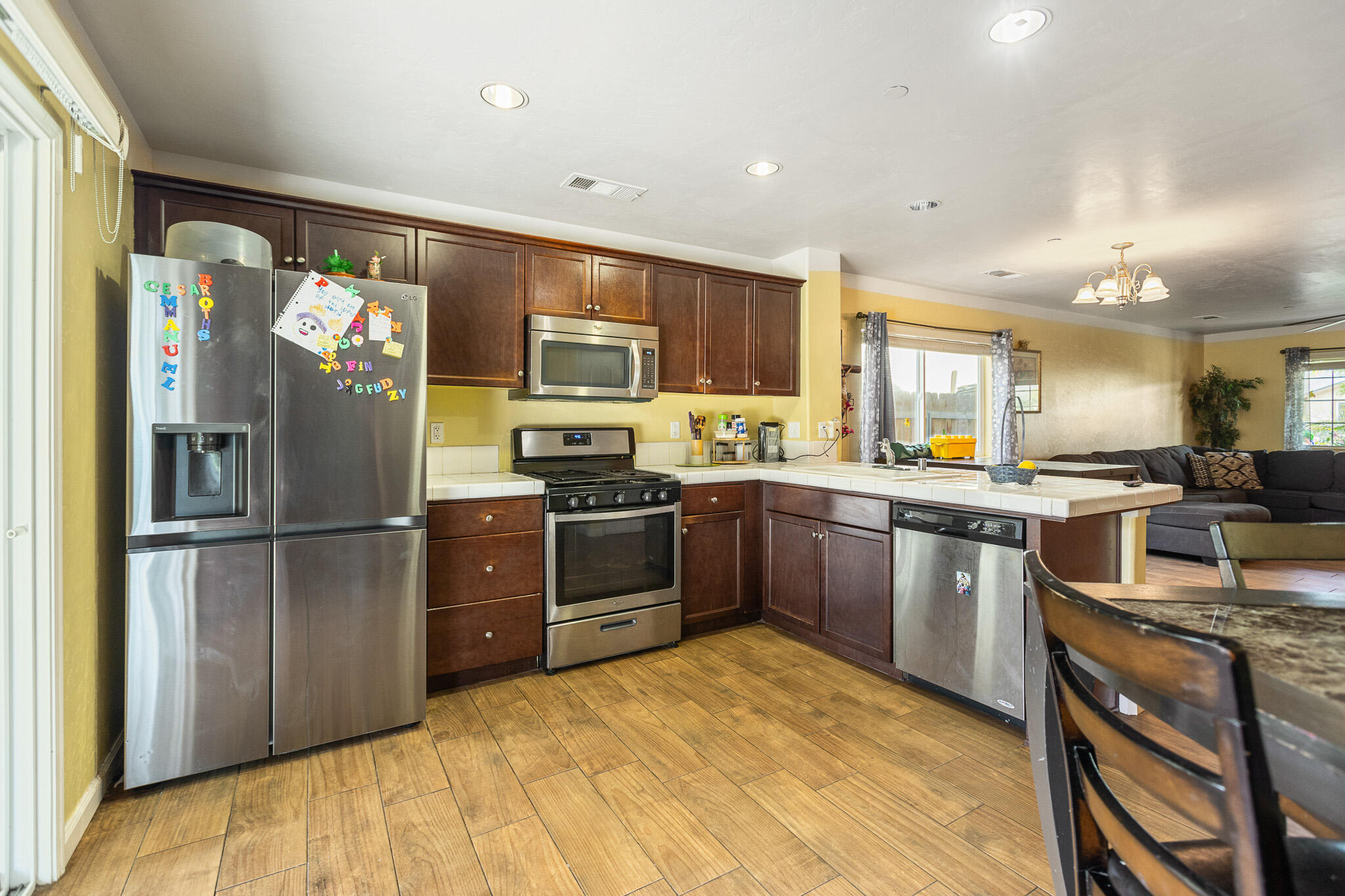 1544 Santa Cruz Ave, Tulare, CA 93274