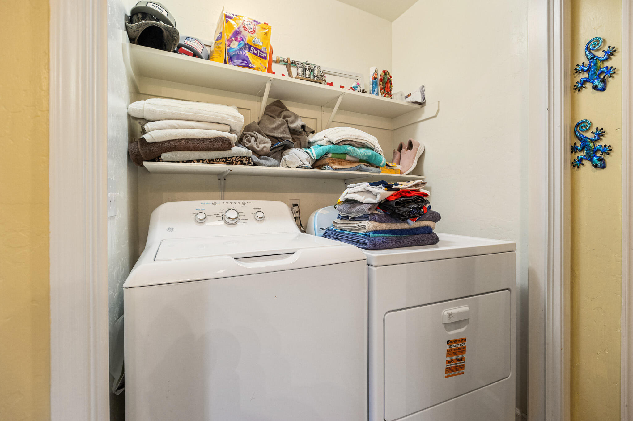 1544 Santa Cruz Ave, Tulare, CA 93274