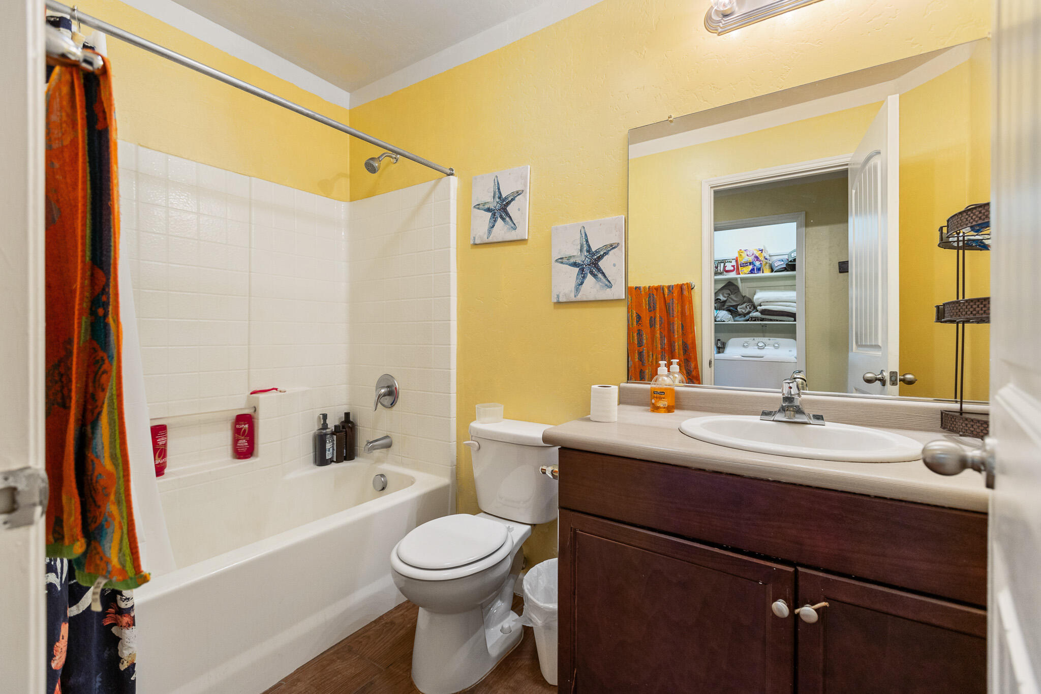 1544 Santa Cruz Ave, Tulare, CA 93274