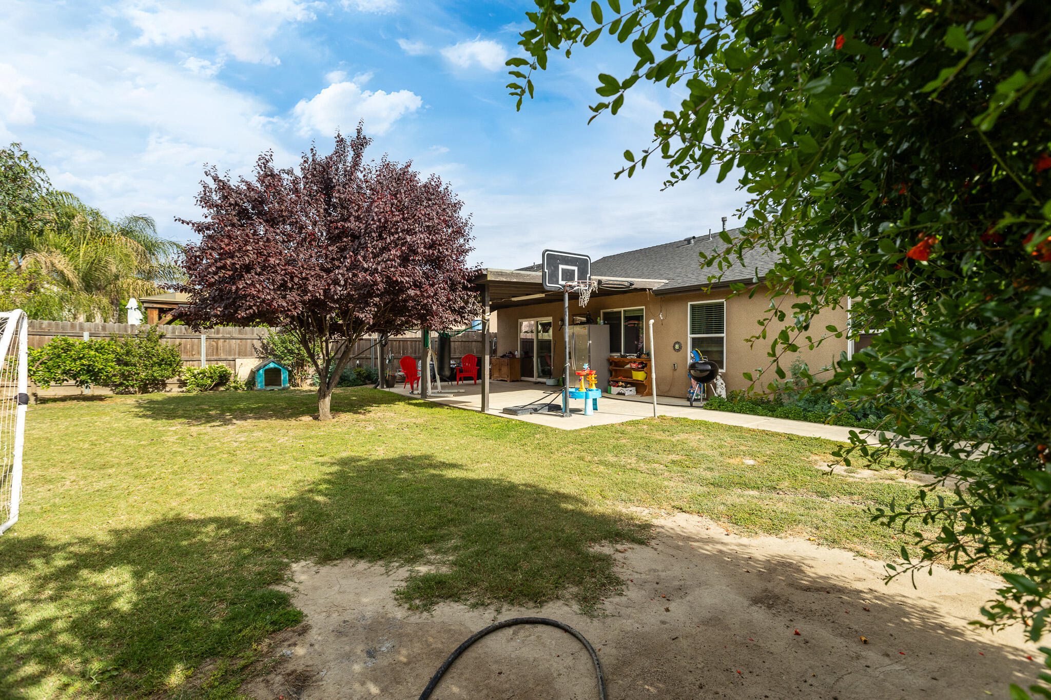 1544 Santa Cruz Ave, Tulare, CA 93274