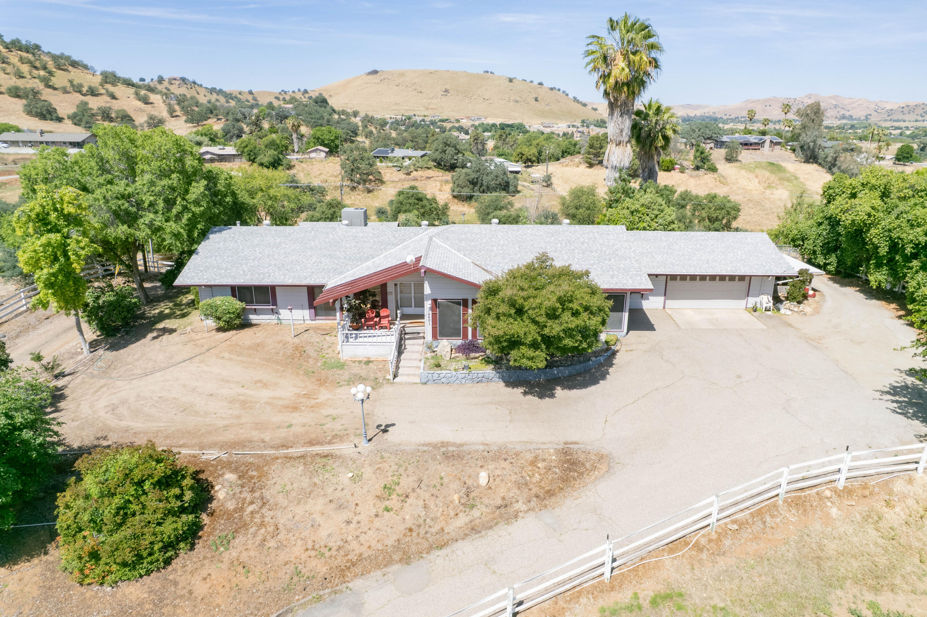 16601 Mustang Dr, Springville, CA 93265