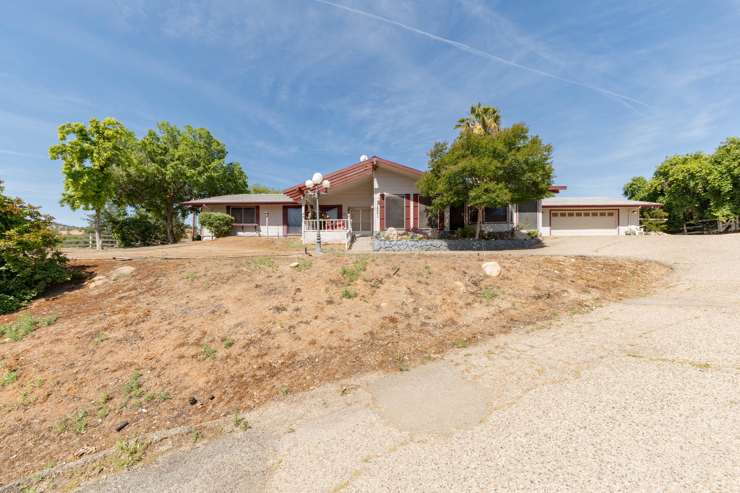 16601 Mustang Dr, Springville, CA 93265