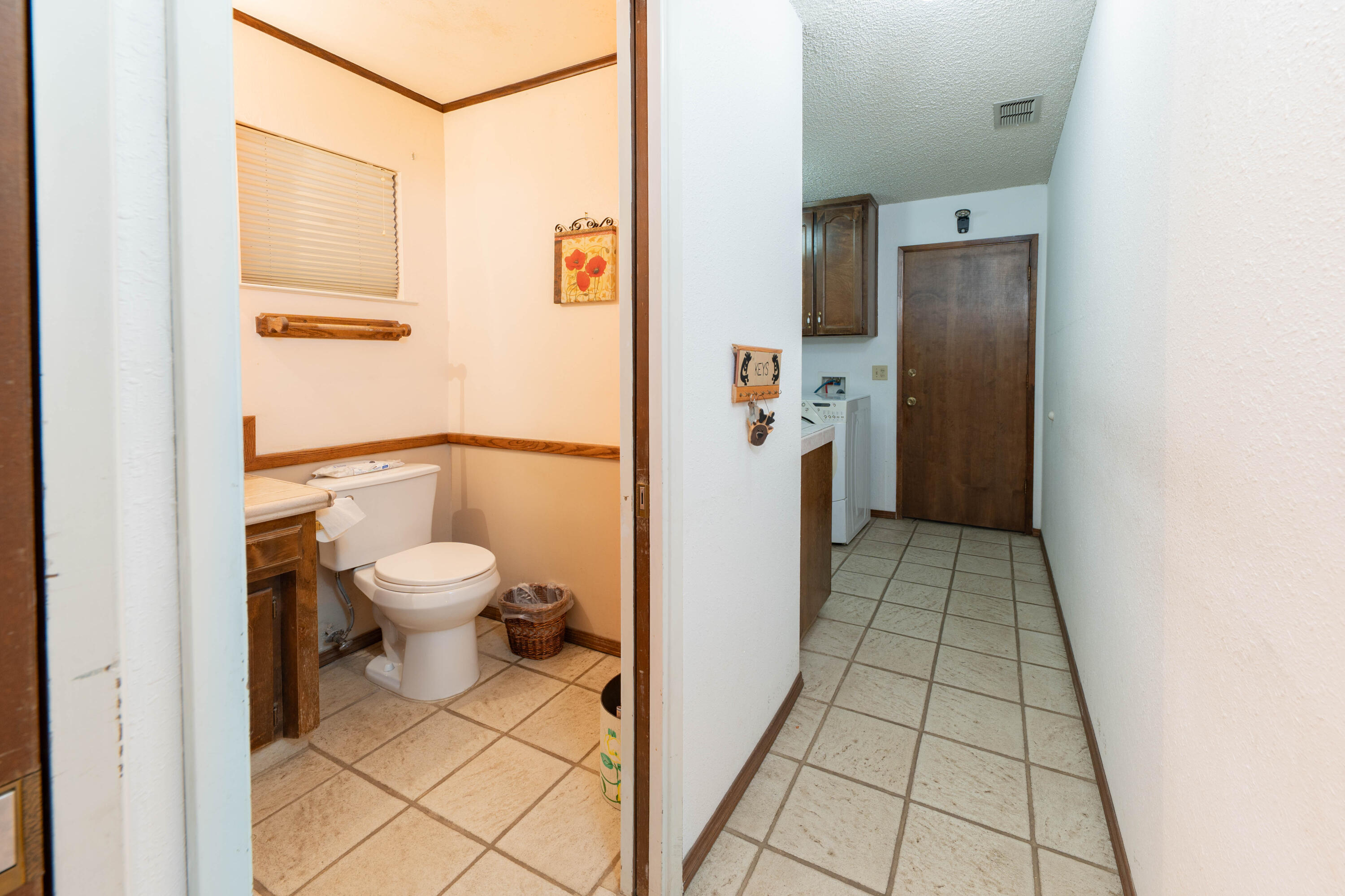 16601 Mustang Dr, Springville, CA 93265