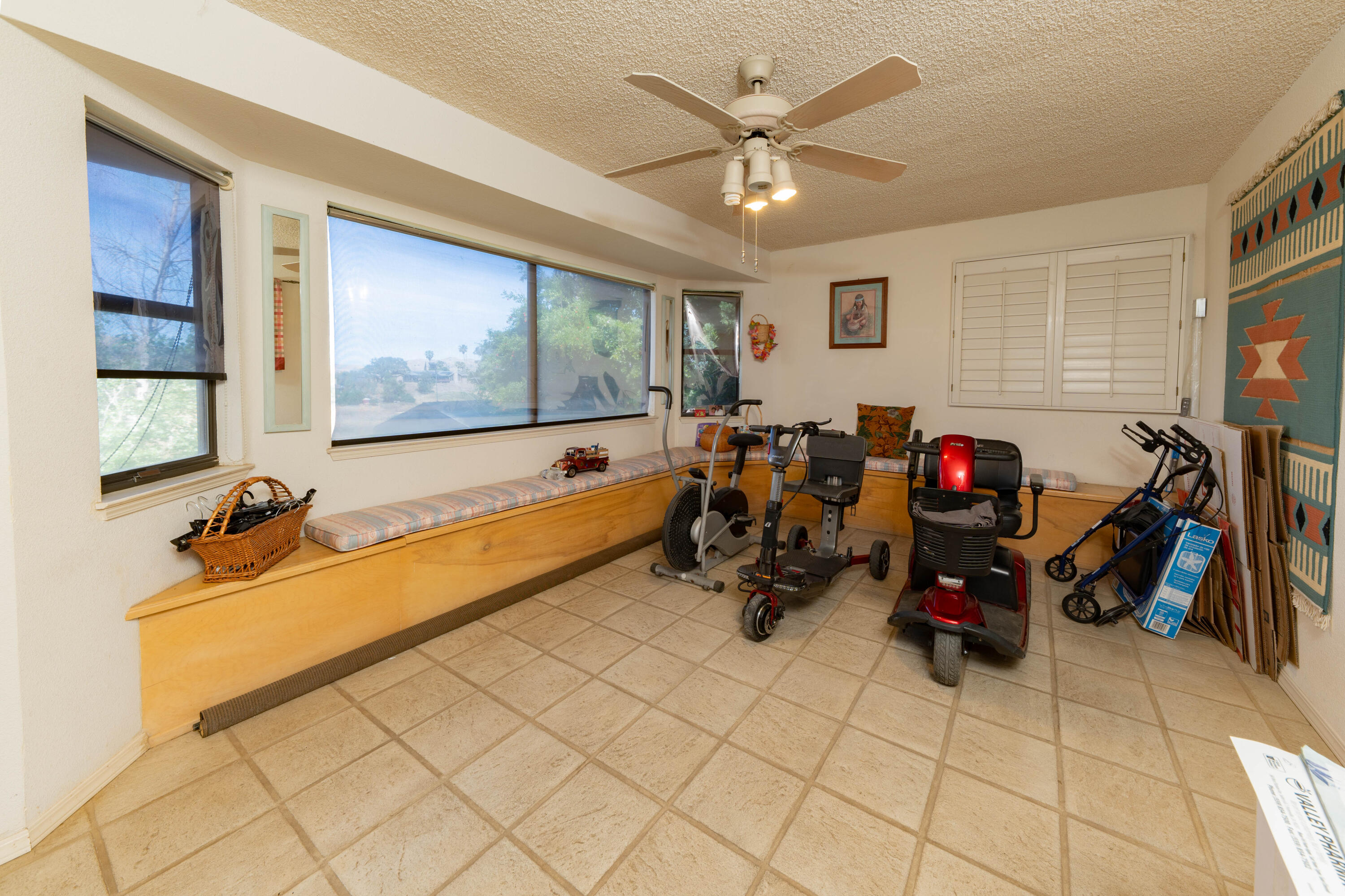 16601 Mustang Dr, Springville, CA 93265