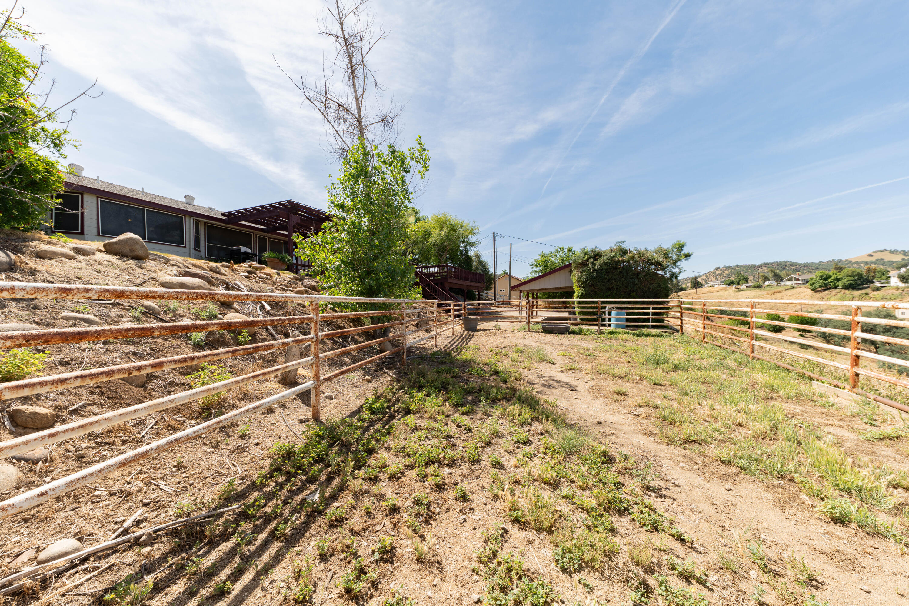 16601 Mustang Dr, Springville, CA 93265