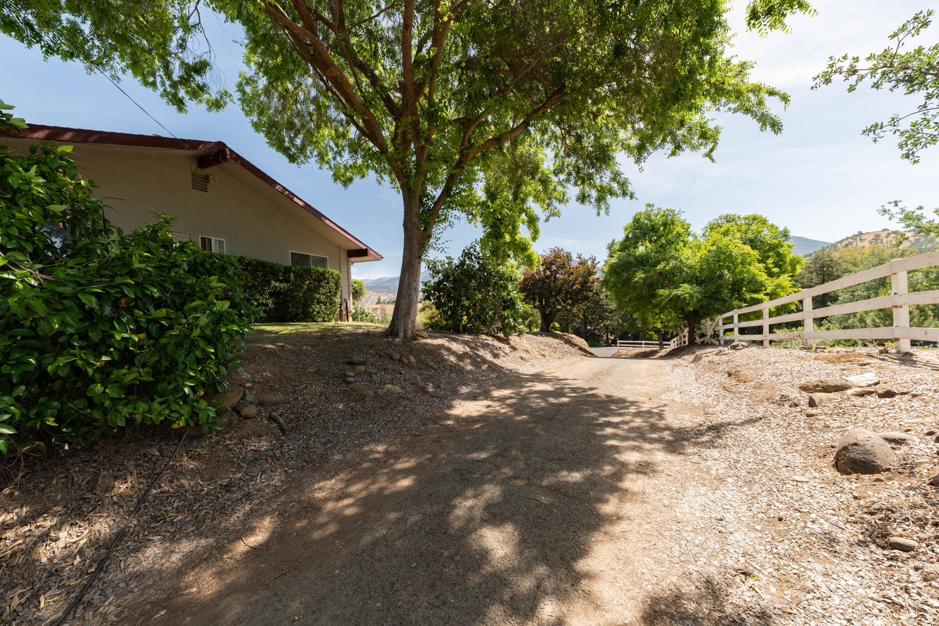 16601 Mustang Dr, Springville, CA 93265