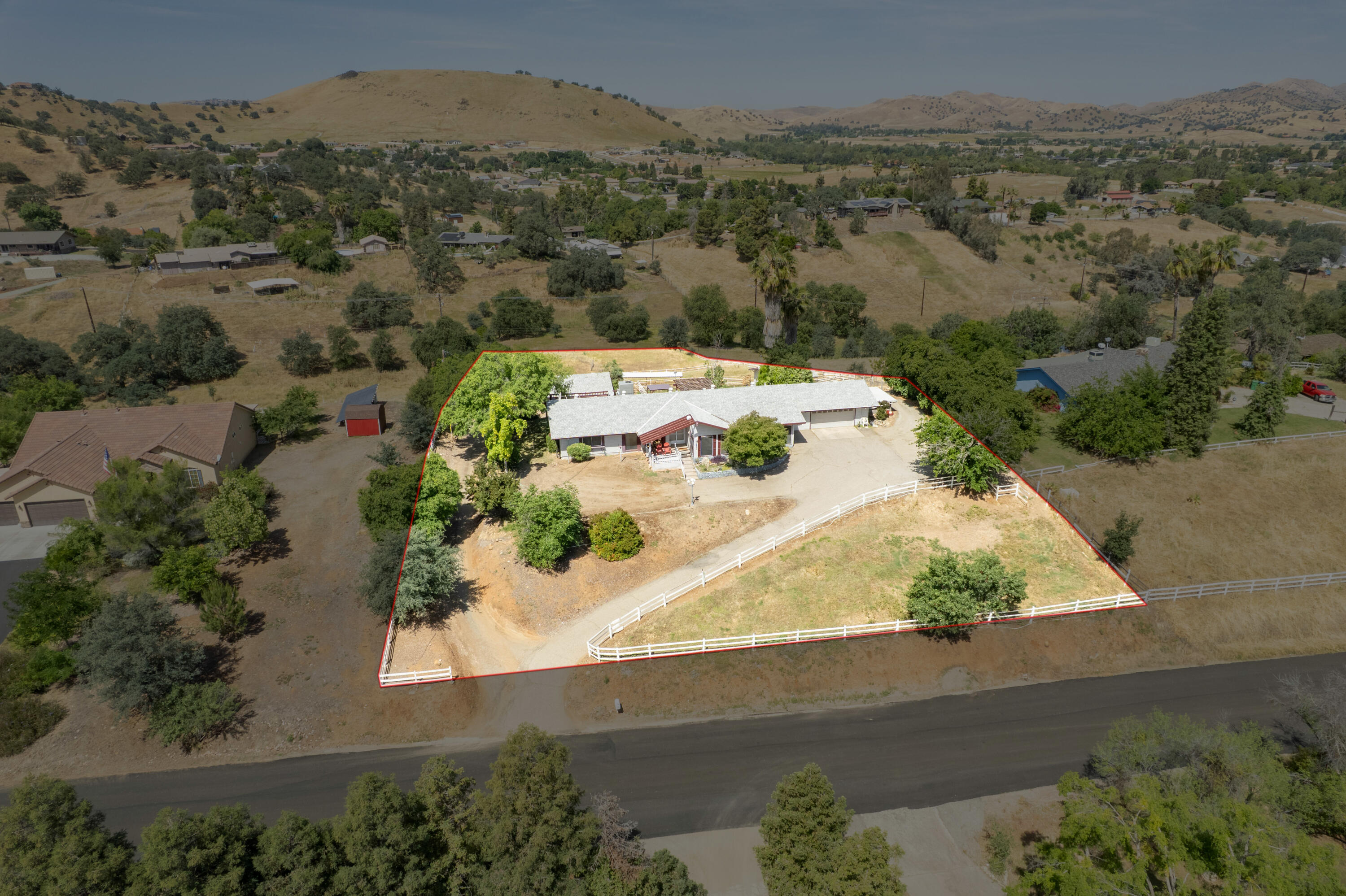 16601 Mustang Dr, Springville, CA 93265