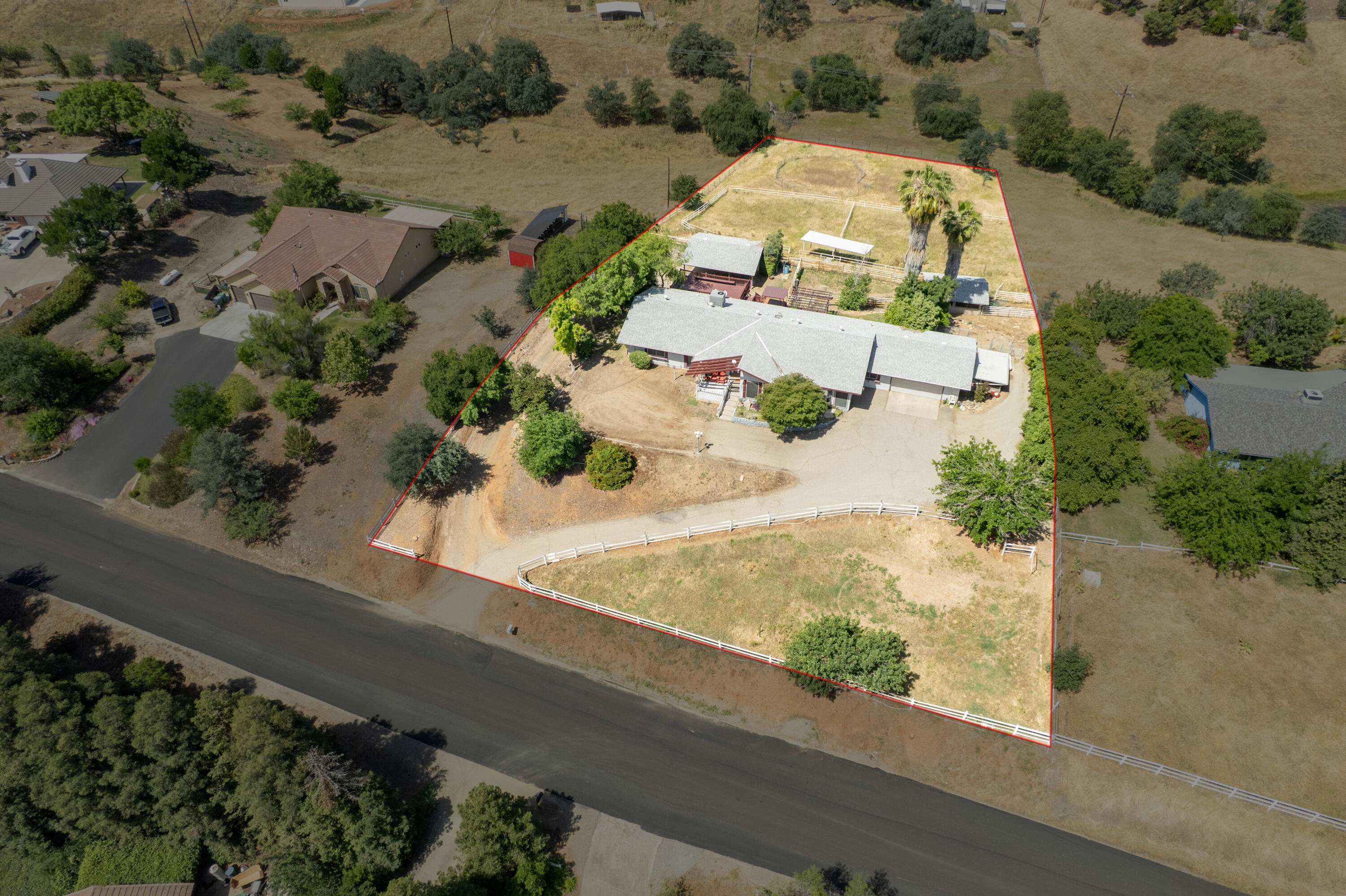 16601 Mustang Dr, Springville, CA 93265