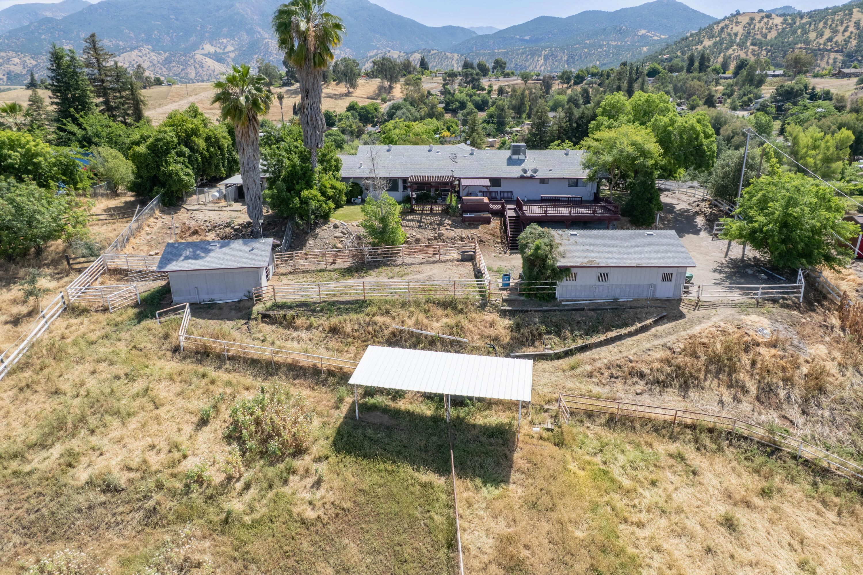 16601 Mustang Dr, Springville, CA 93265