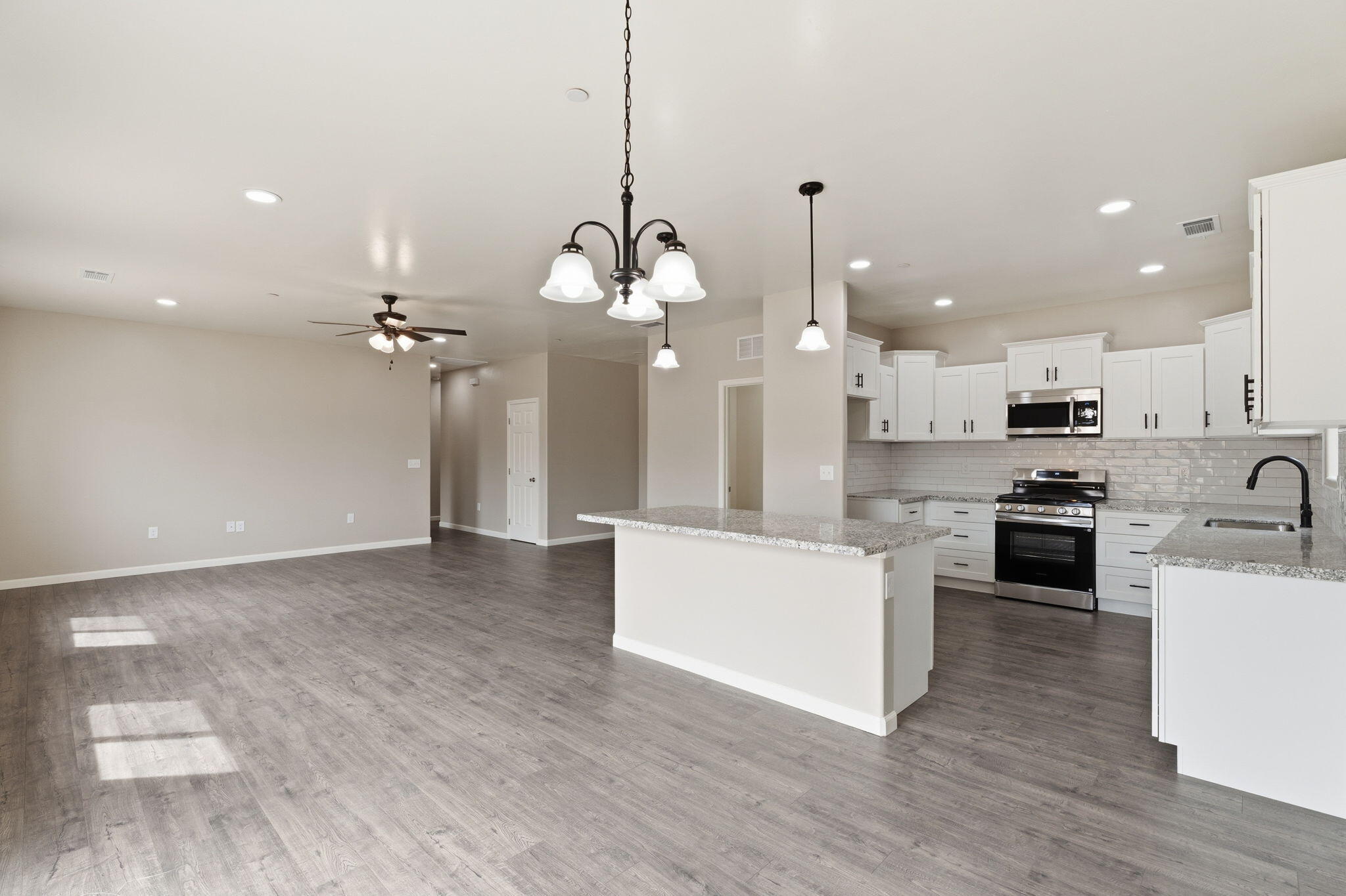 3447 E Douglas Ave, Visalia, CA 93292