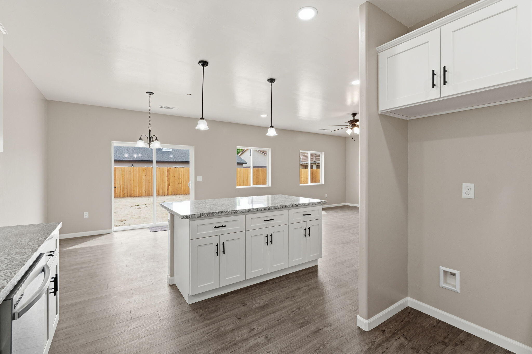 3447 E Douglas Ave, Visalia, CA 93292