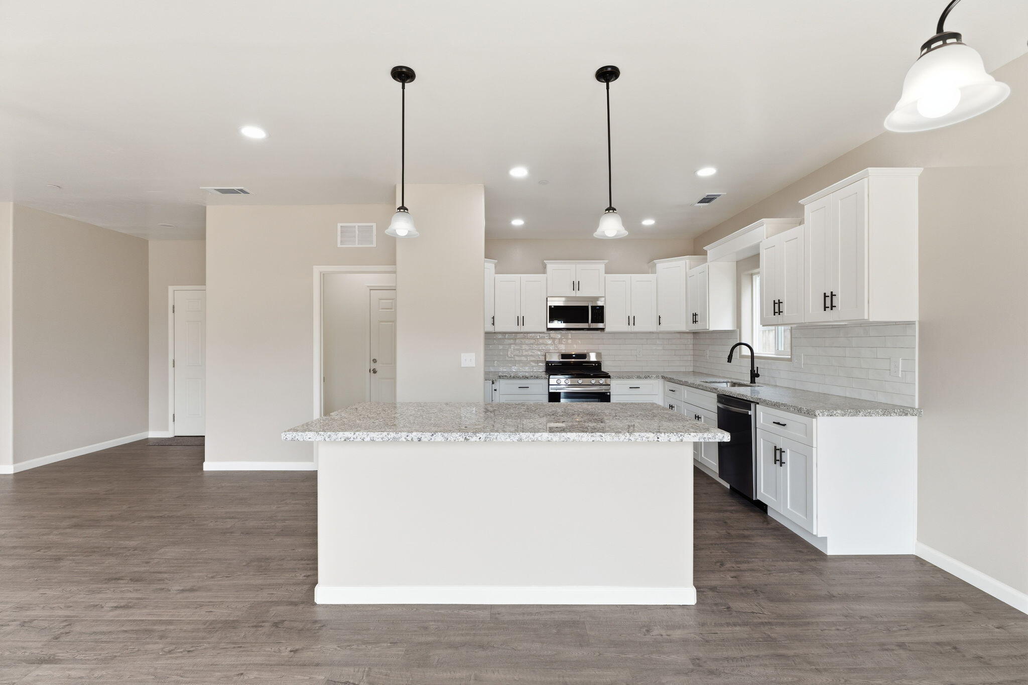 3447 E Douglas Ave, Visalia, CA 93292