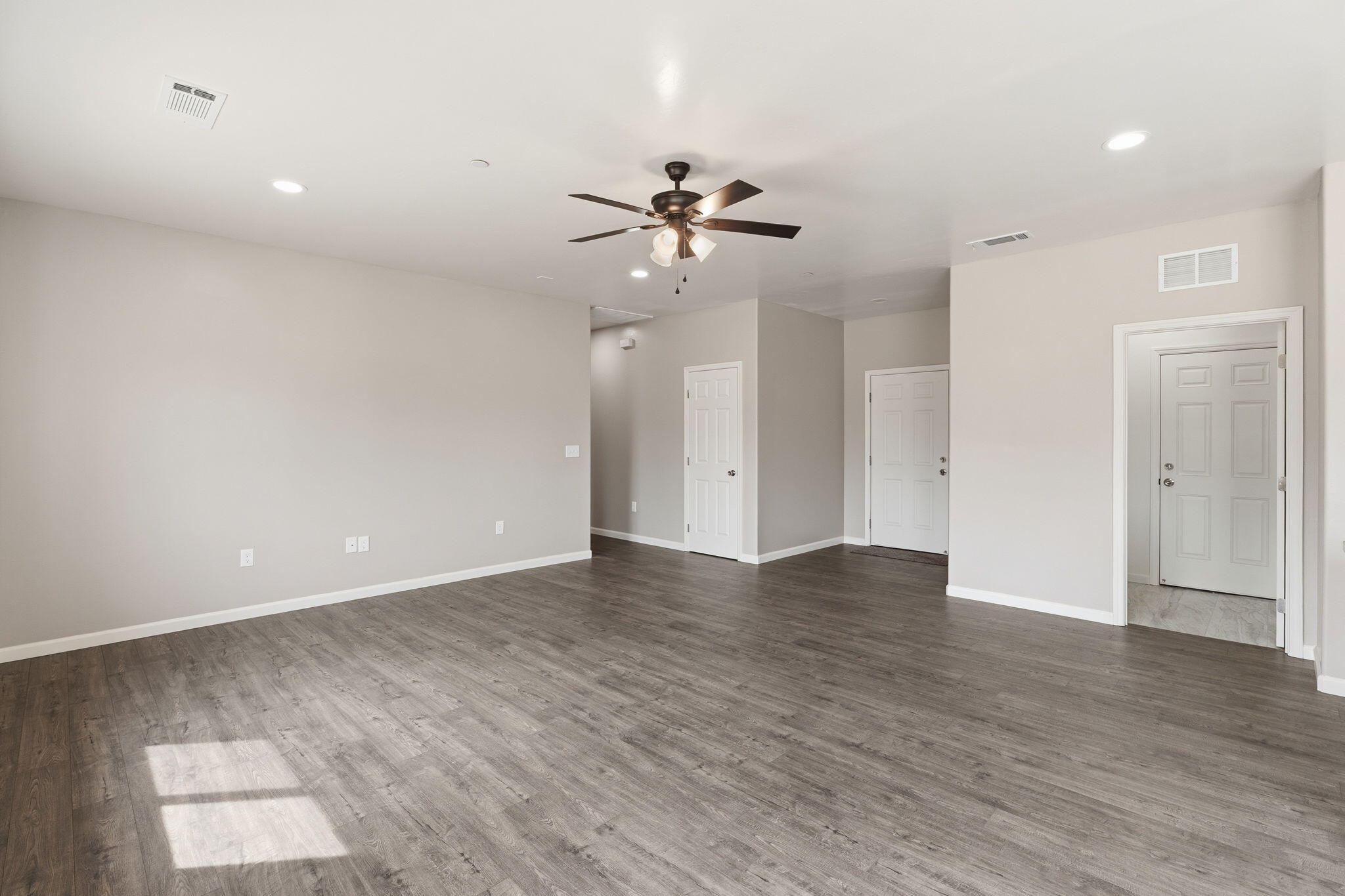 3447 E Douglas Ave, Visalia, CA 93292