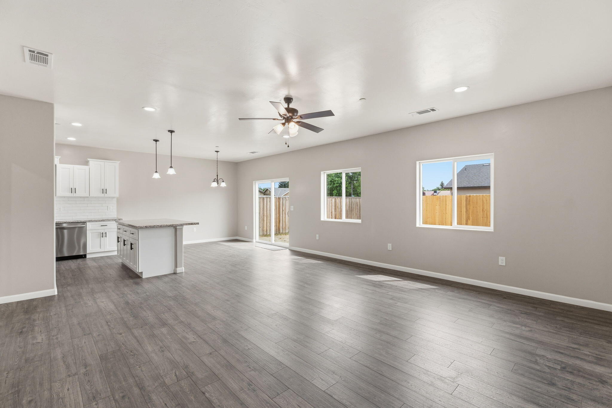 3447 E Douglas Ave, Visalia, CA 93292