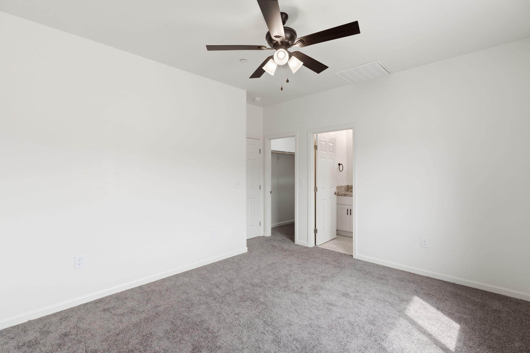 3447 E Douglas Ave, Visalia, CA 93292