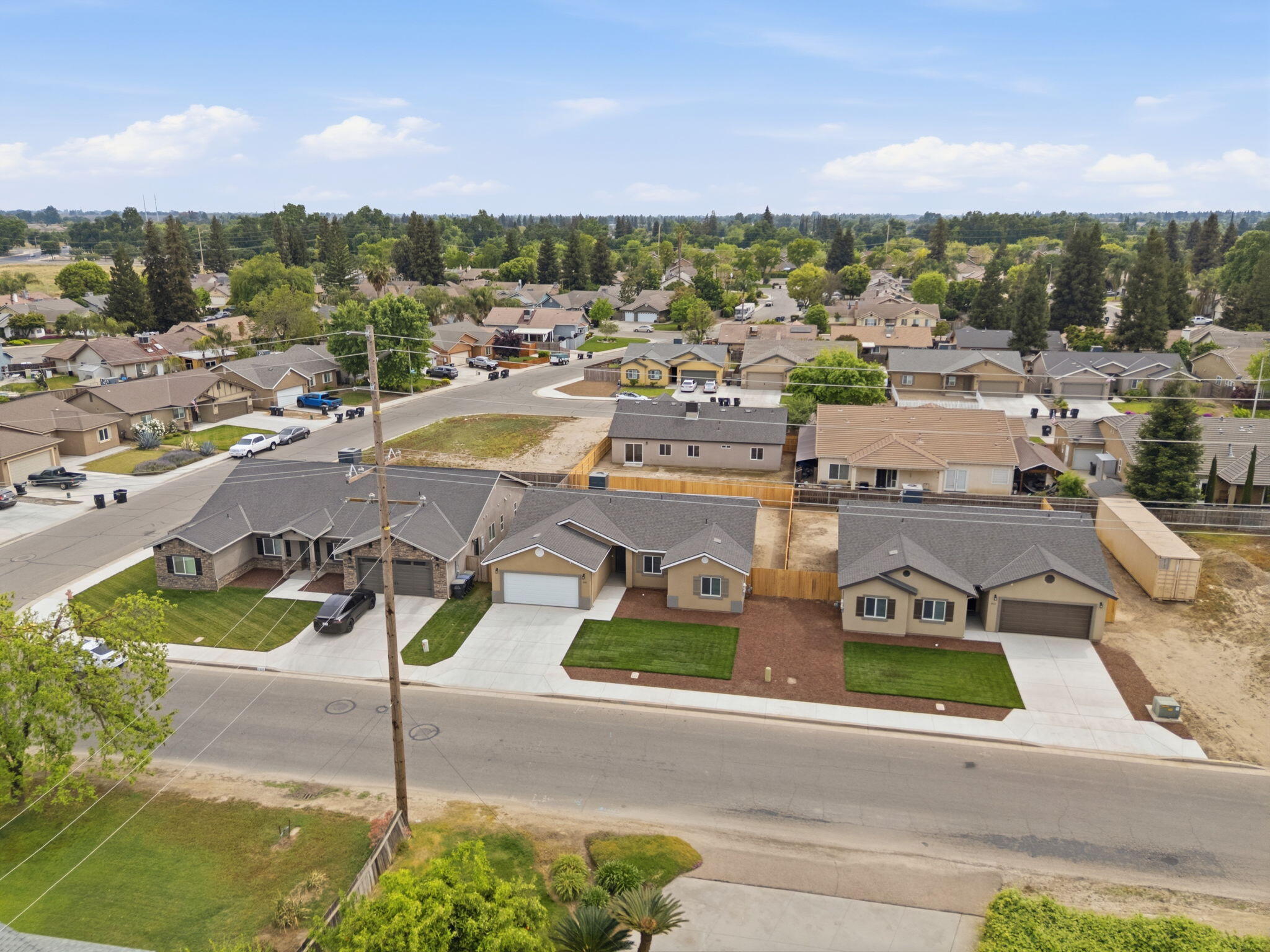 3447 E Douglas Ave, Visalia, CA 93292