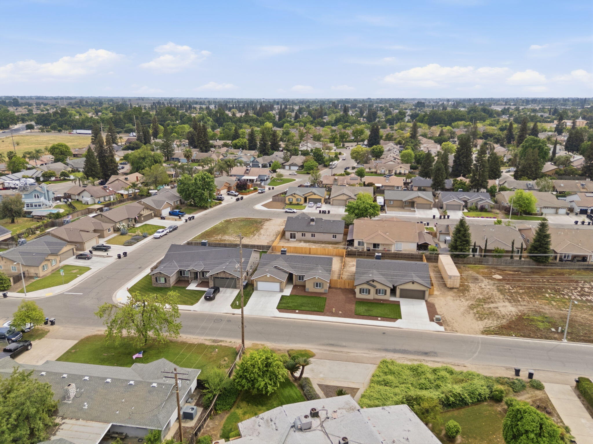 3447 E Douglas Ave, Visalia, CA 93292