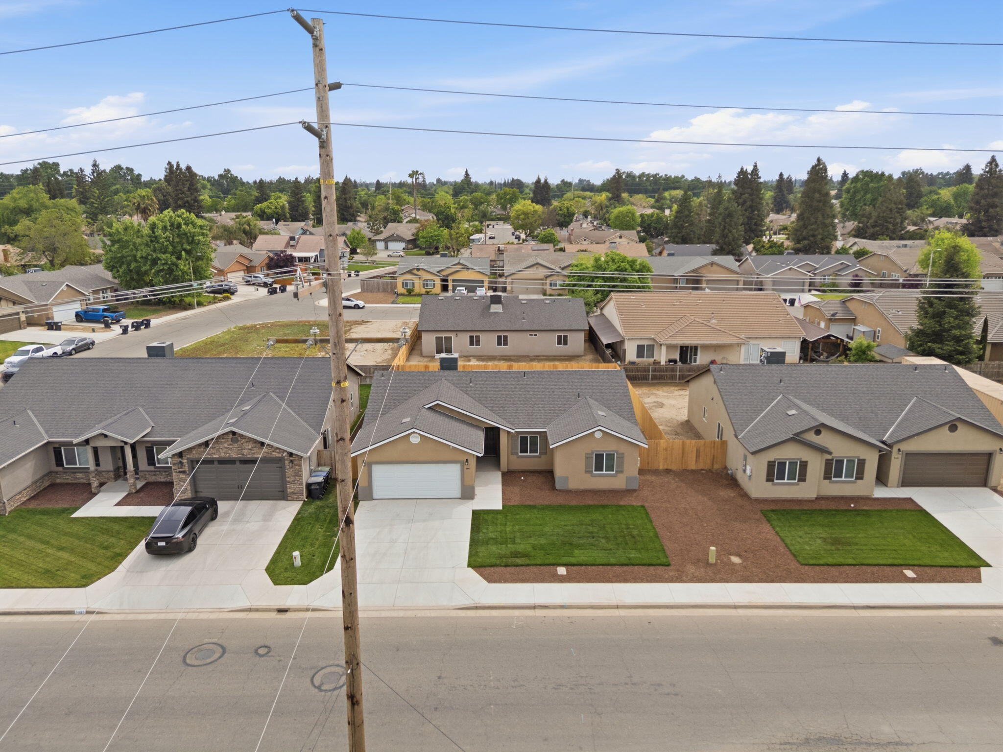 3447 E Douglas Ave, Visalia, CA 93292