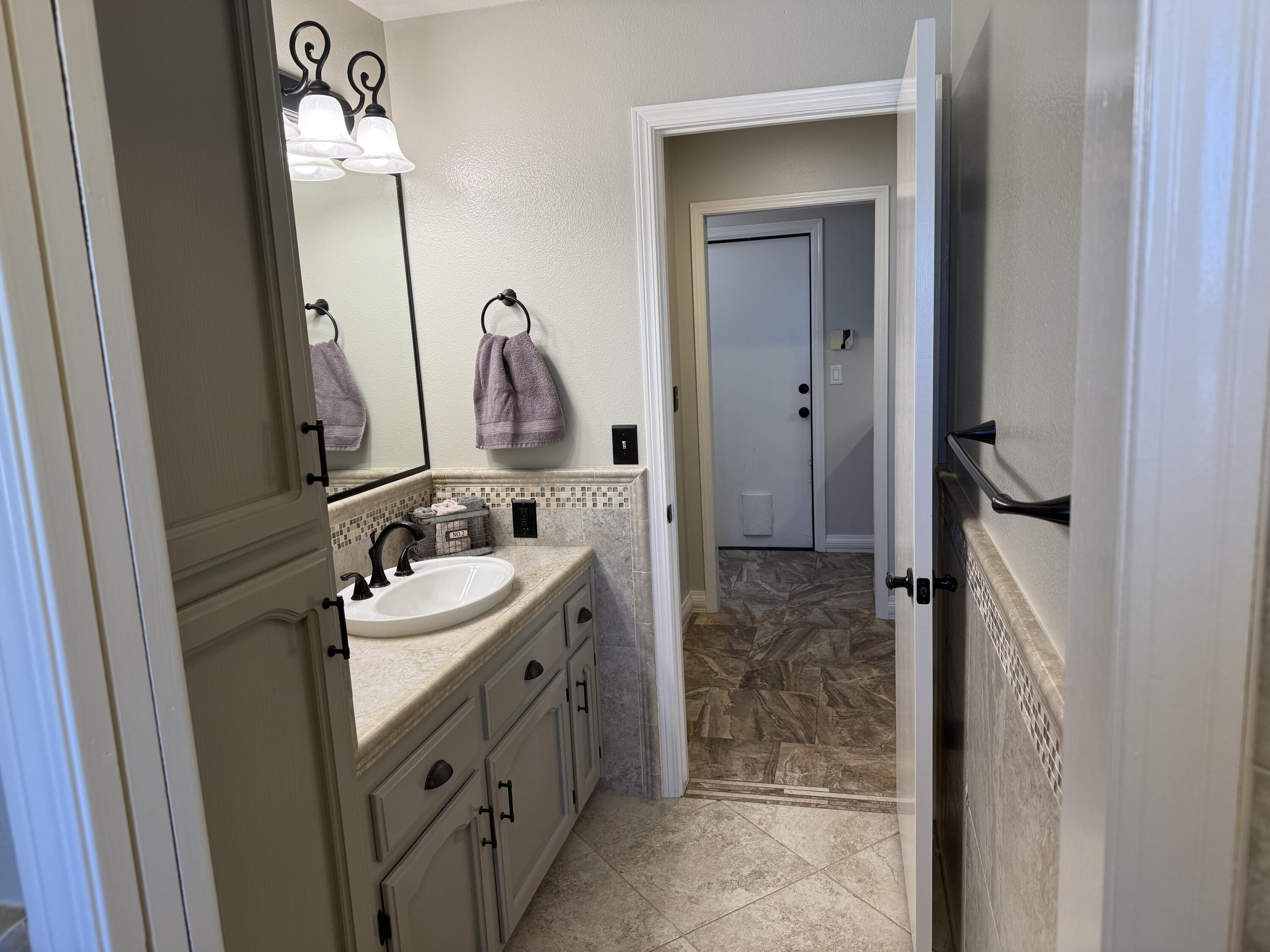 3401 S Bridge St, Visalia, CA 93277