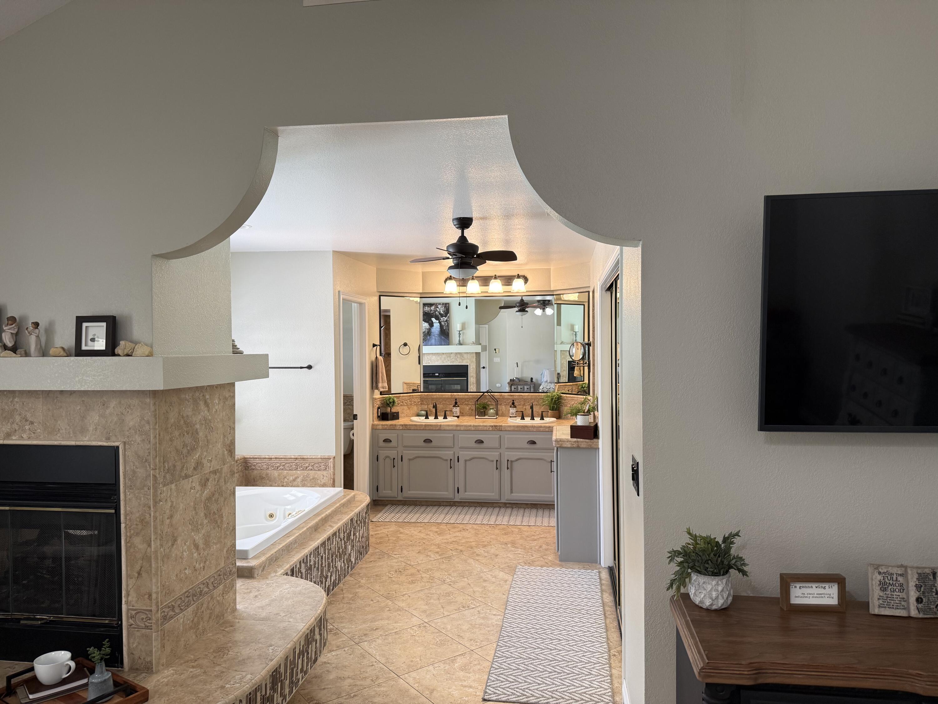 3401 S Bridge St, Visalia, CA 93277