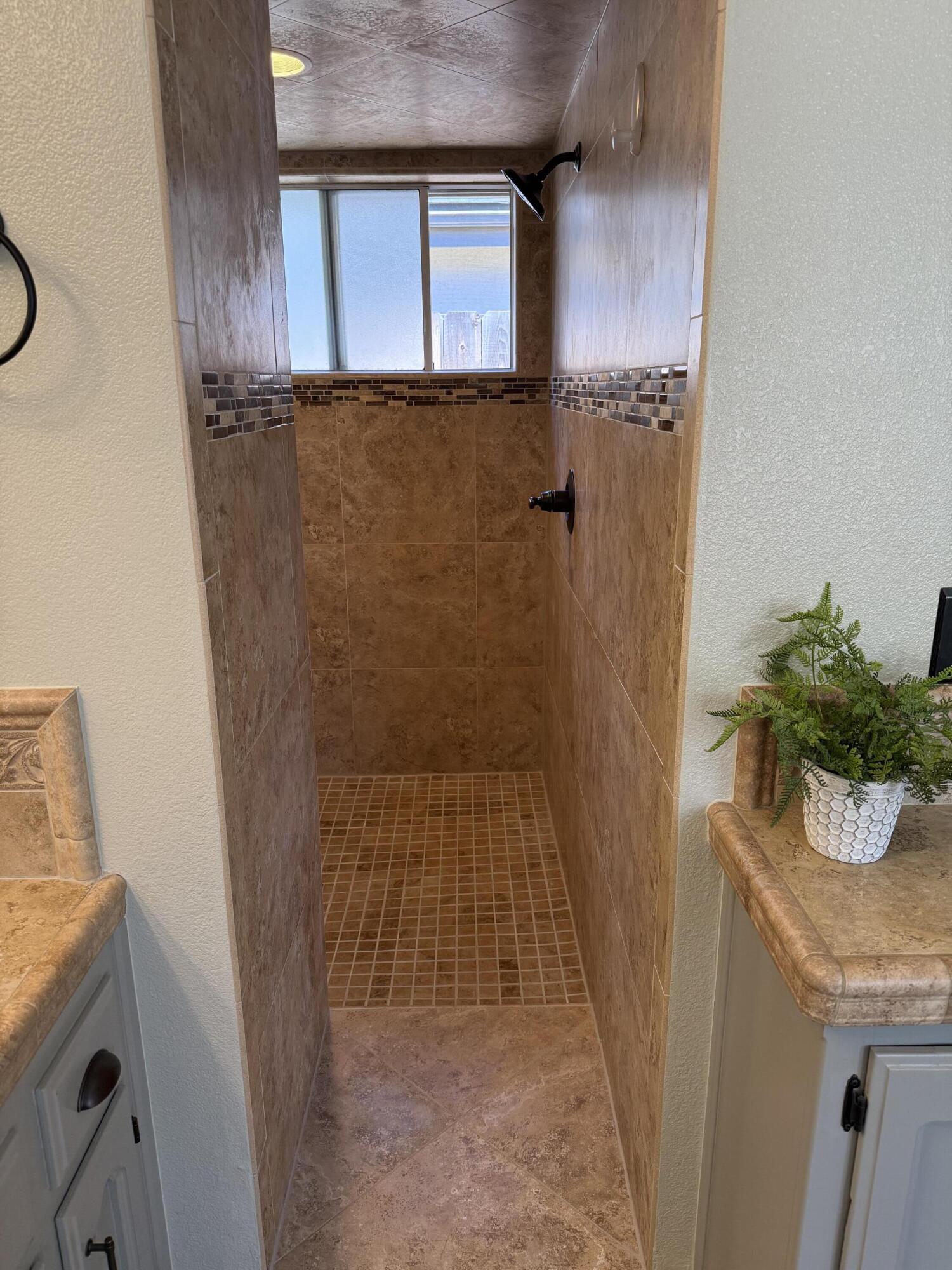 3401 S Bridge St, Visalia, CA 93277