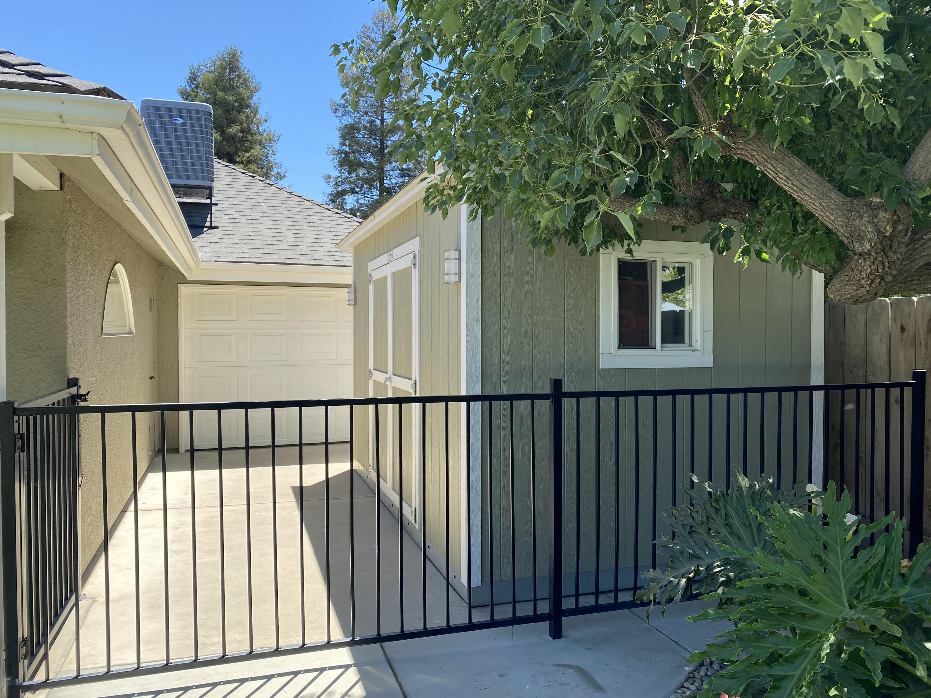 3401 S Bridge St, Visalia, CA 93277