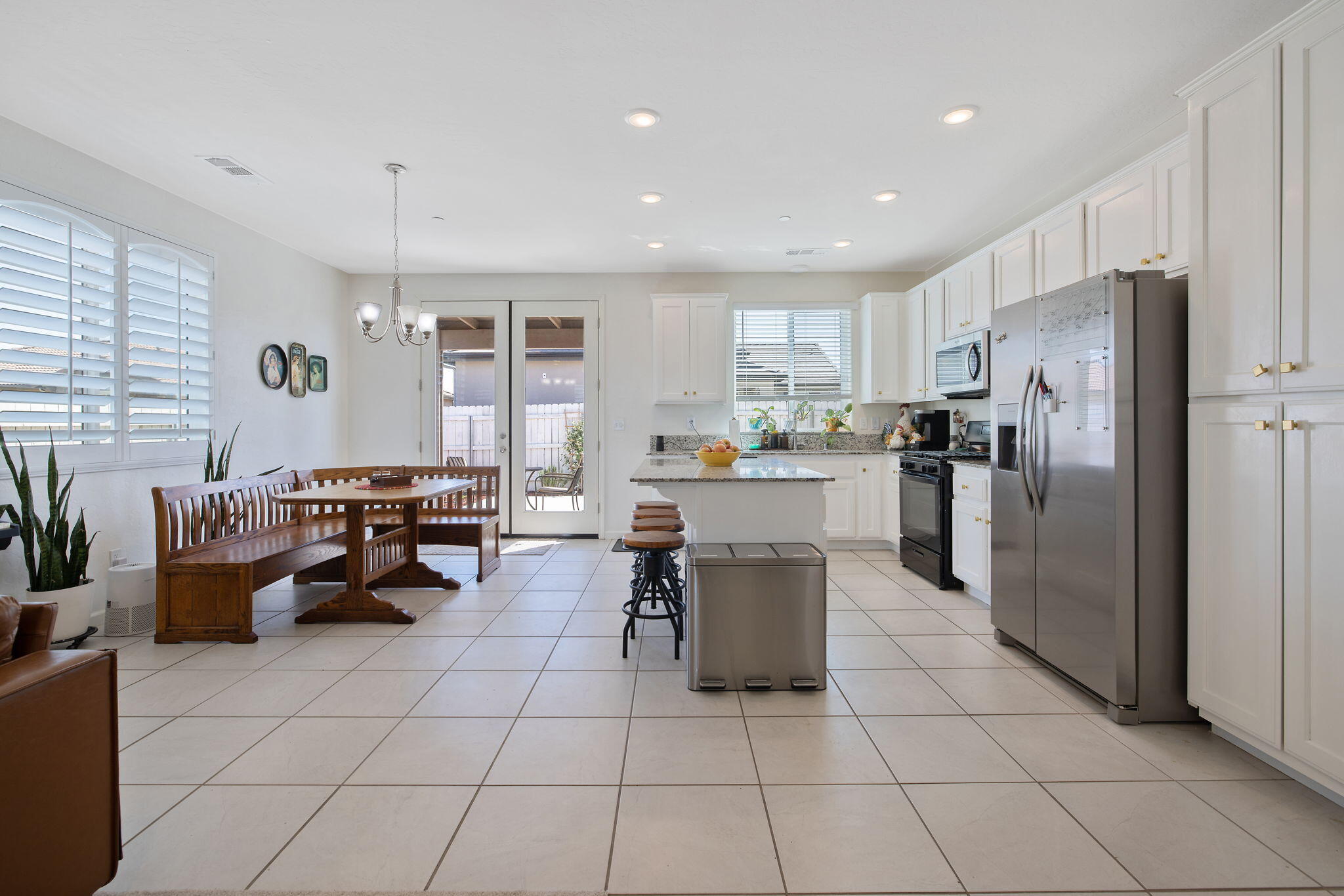 3246 N Rova Ct, Visalia, CA 93291