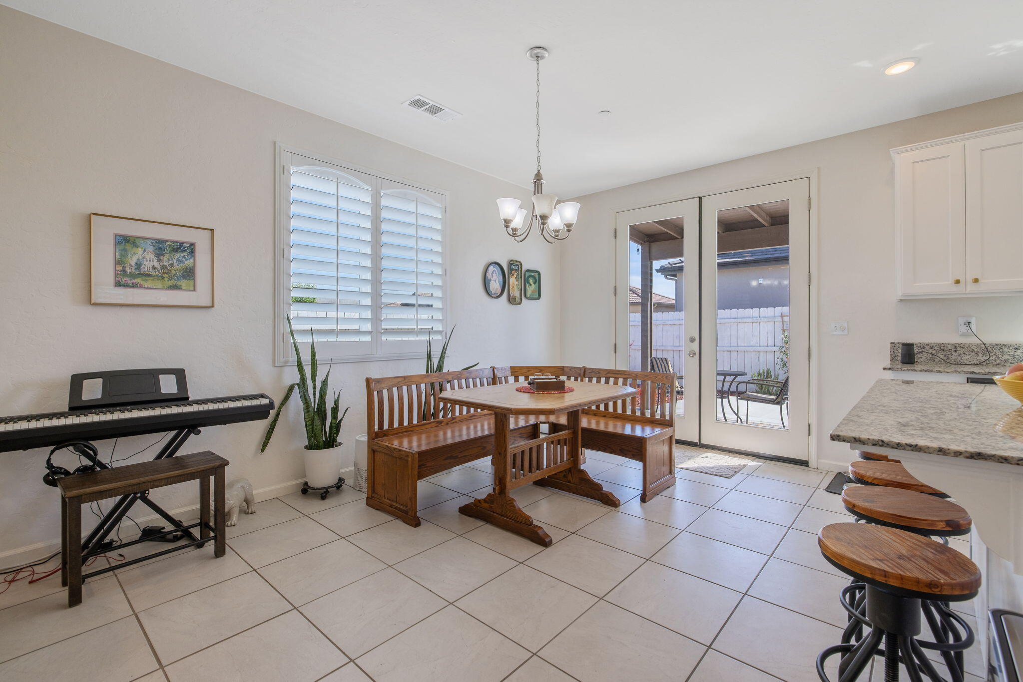 3246 N Rova Ct, Visalia, CA 93291